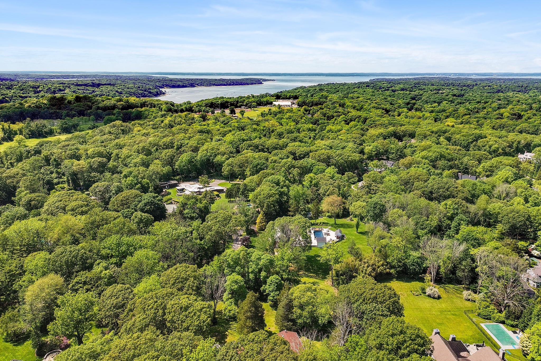Single Family Saw Mill  Suffolk County, NY 11724, MLS-873907-45