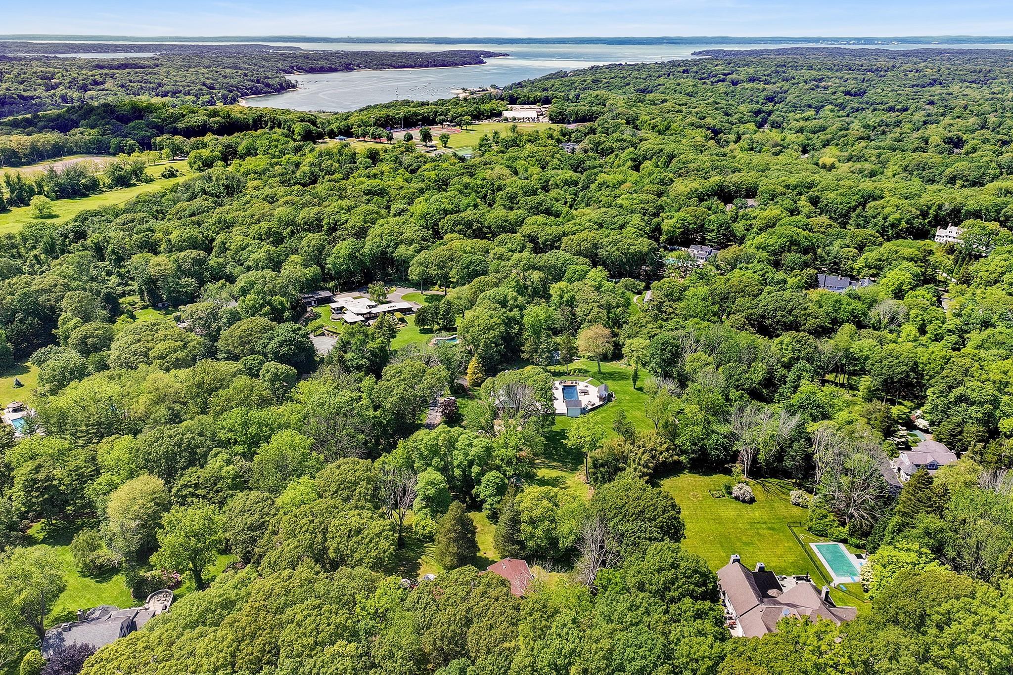 Single Family Saw Mill  Suffolk County, NY 11724, MLS-873907-46
