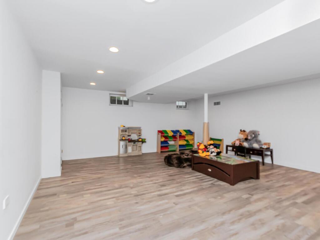 Single Family Hands Creek  Suffolk County, NY 11937, MLS-873926-38