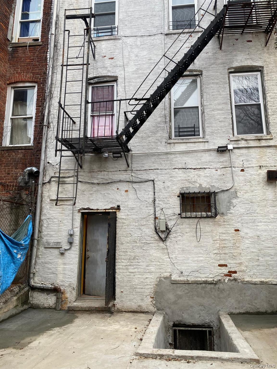 Single Family Sutter  Brooklyn, NY 11208, MLS-873927-37