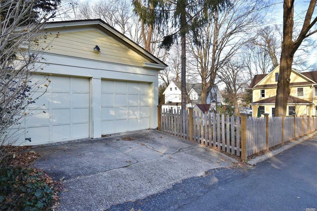 Single Family Neck  Suffolk County, NY 11743, MLS-873959-35