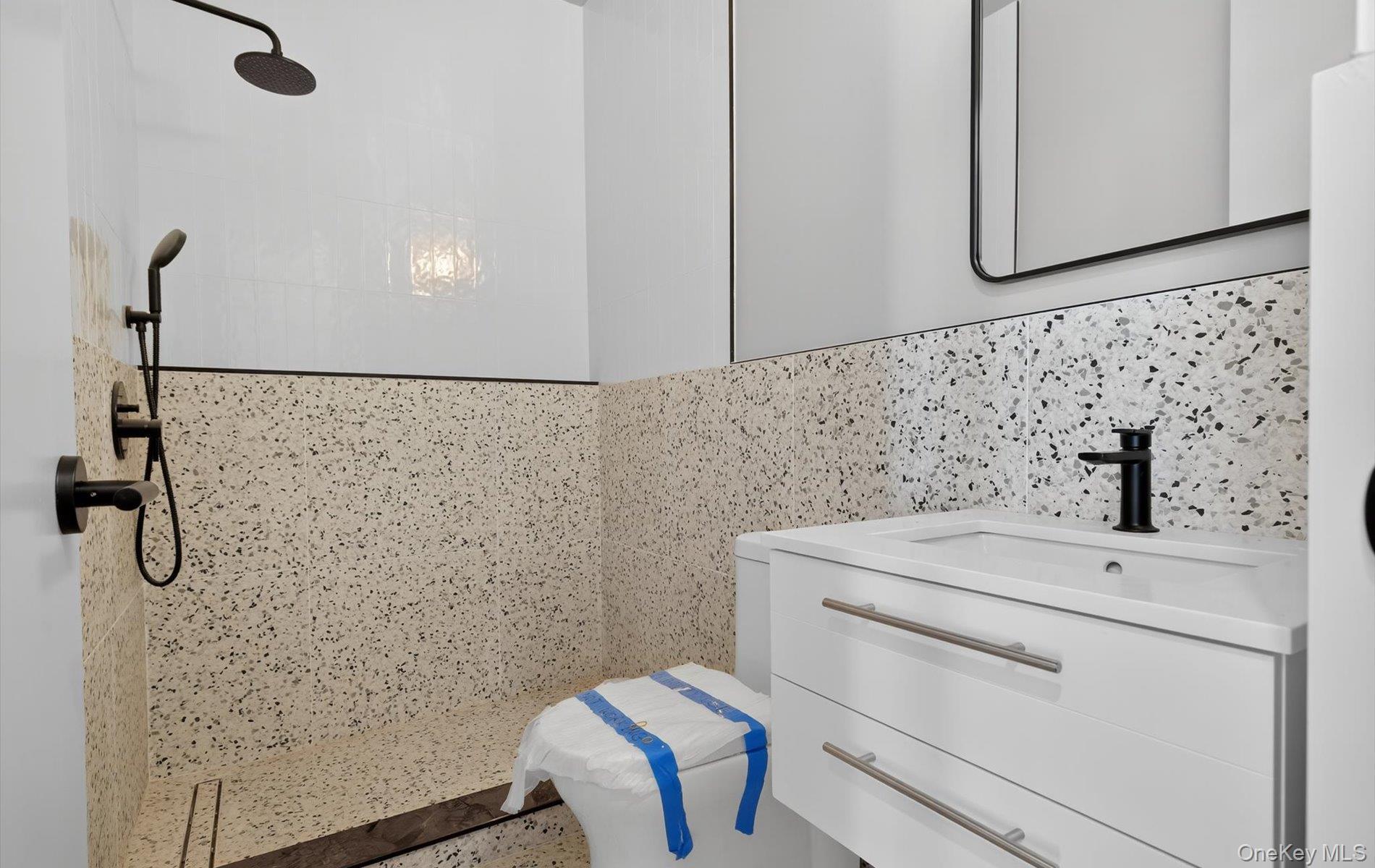 Single Family Windemere Nassau County, NY 11797, MLS-873976-16