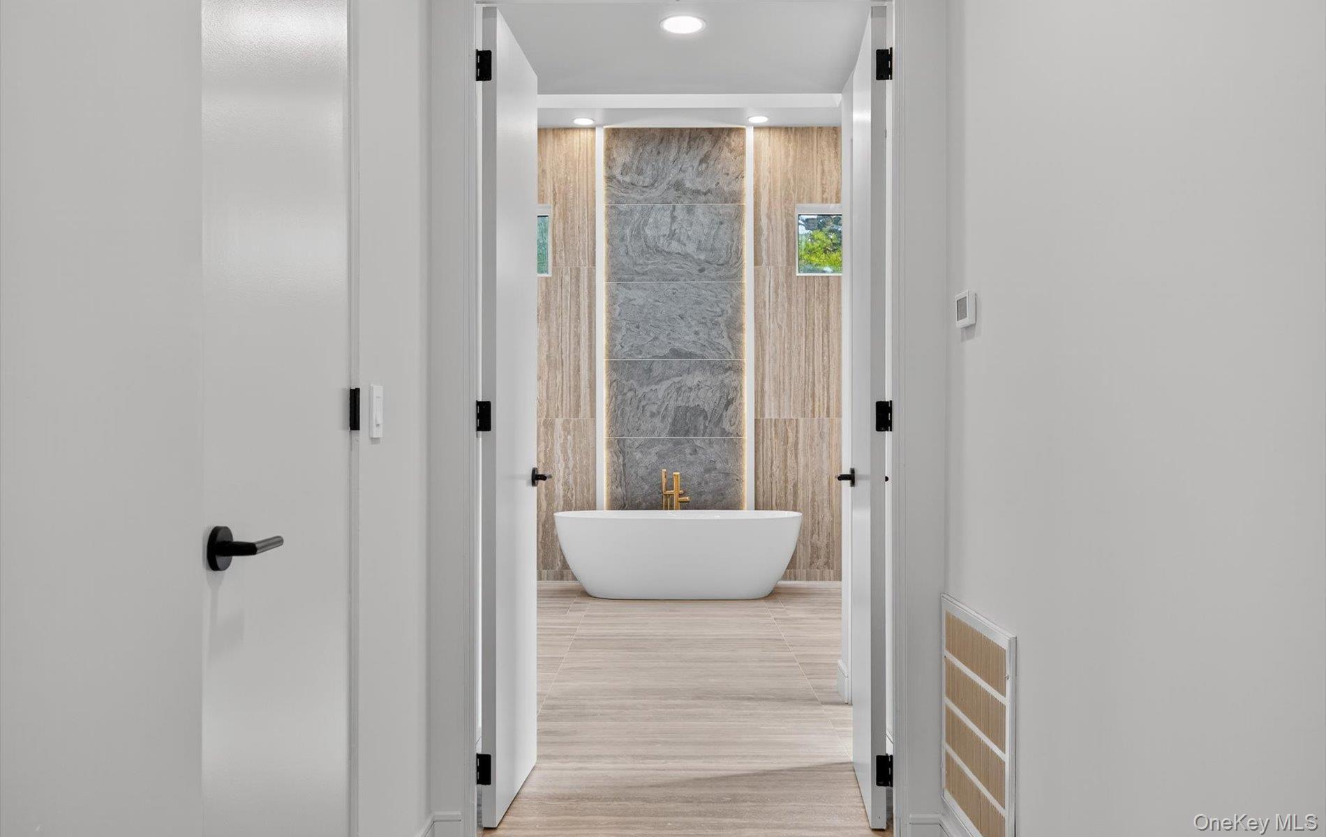 Single Family Windemere Nassau County, NY 11797, MLS-873976-24