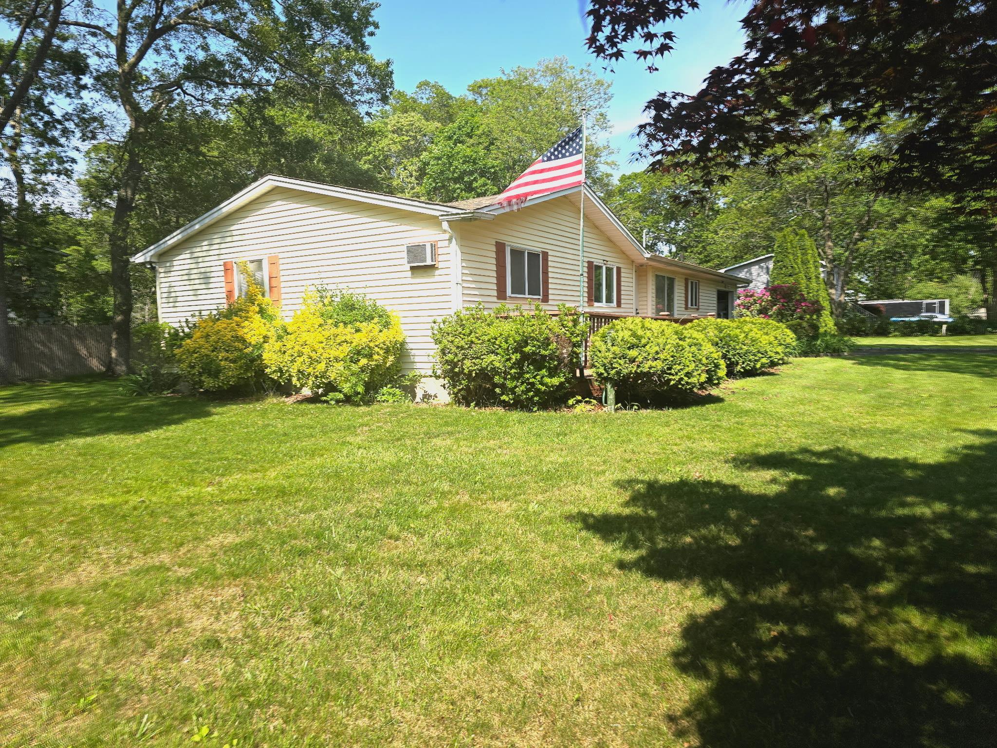 Single Family Crestwood  Suffolk County, NY 11967, MLS-873997-3
