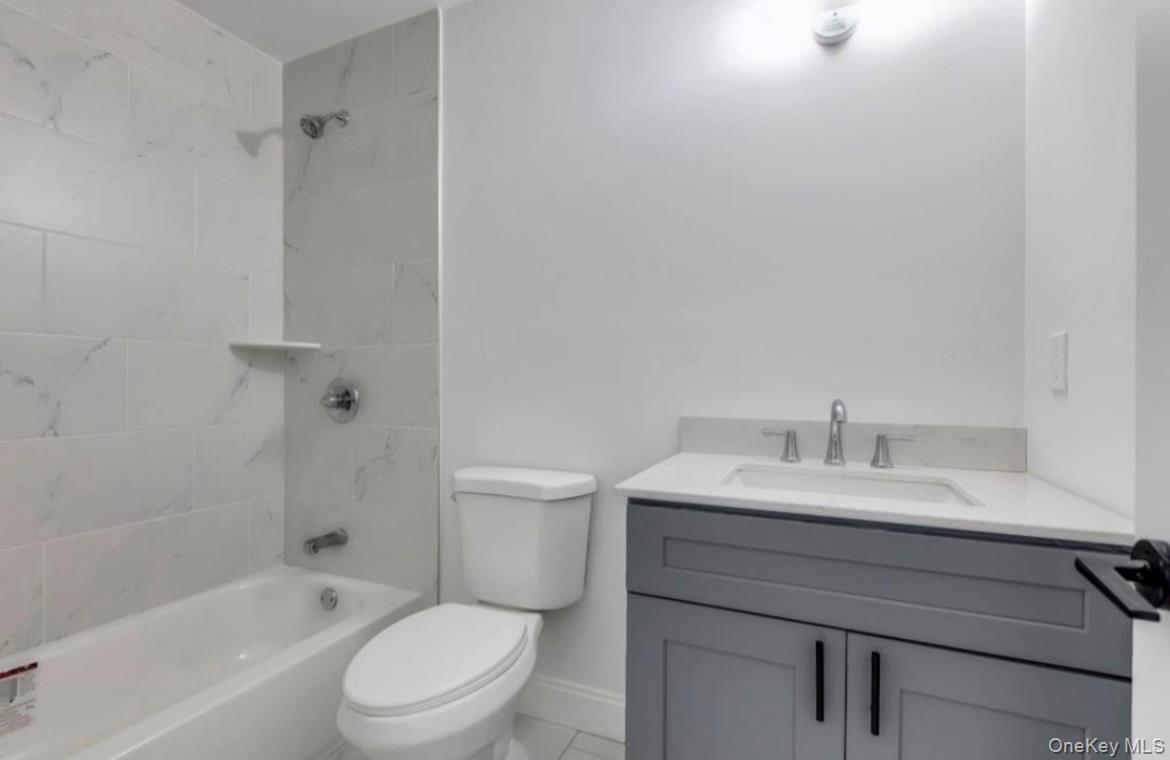 Single Family 10th  Suffolk County, NY 11779, MLS-874004-3