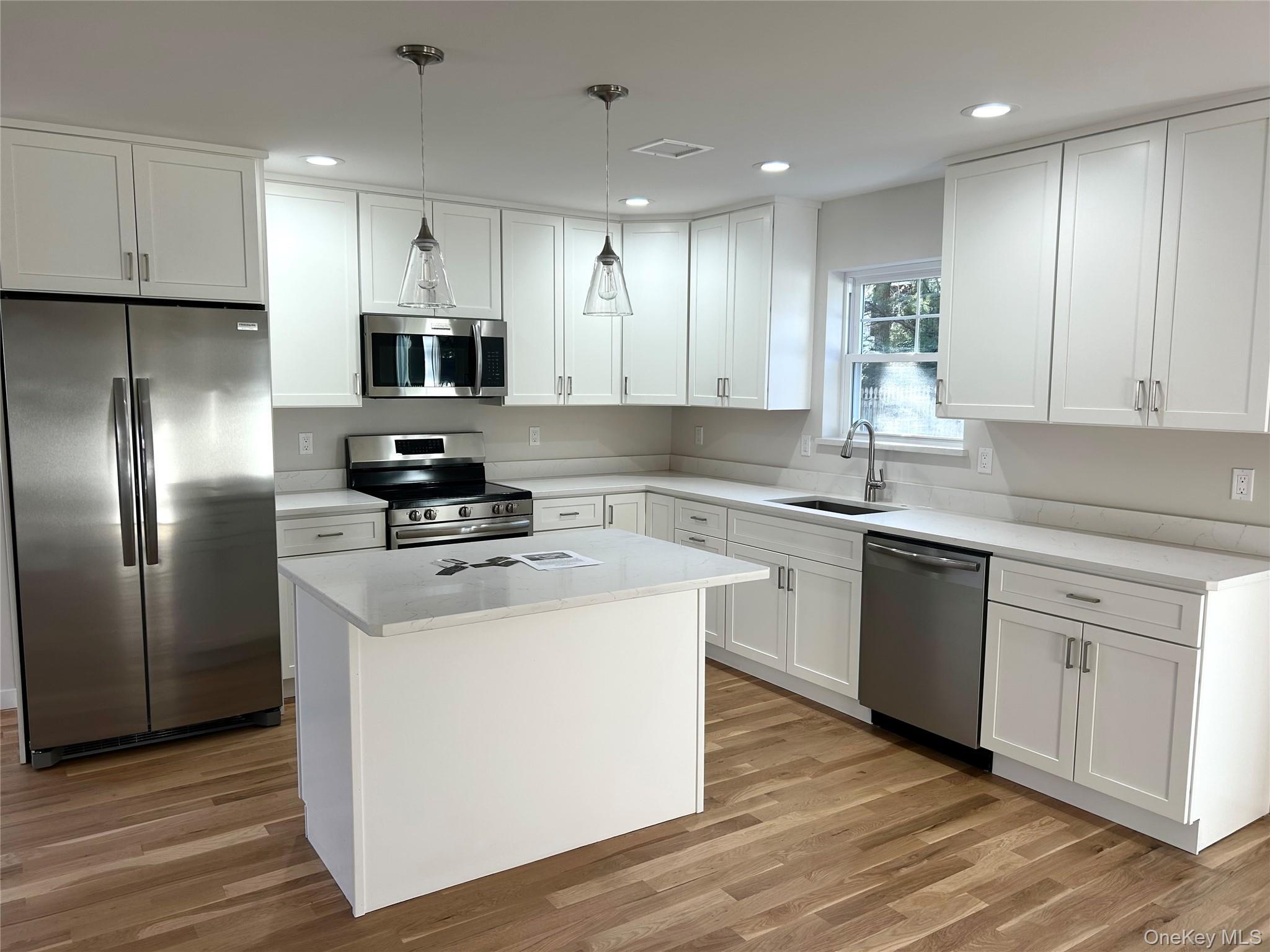 Single Family 10th Suffolk County, NY 11779, MLS-874004-5