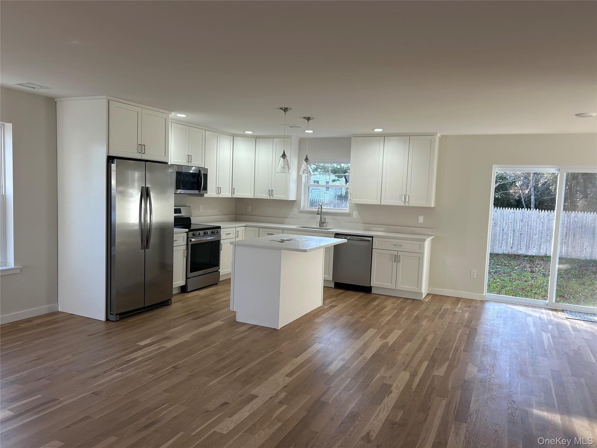 Single Family 10th Suffolk County, NY 11779, MLS-874004-6