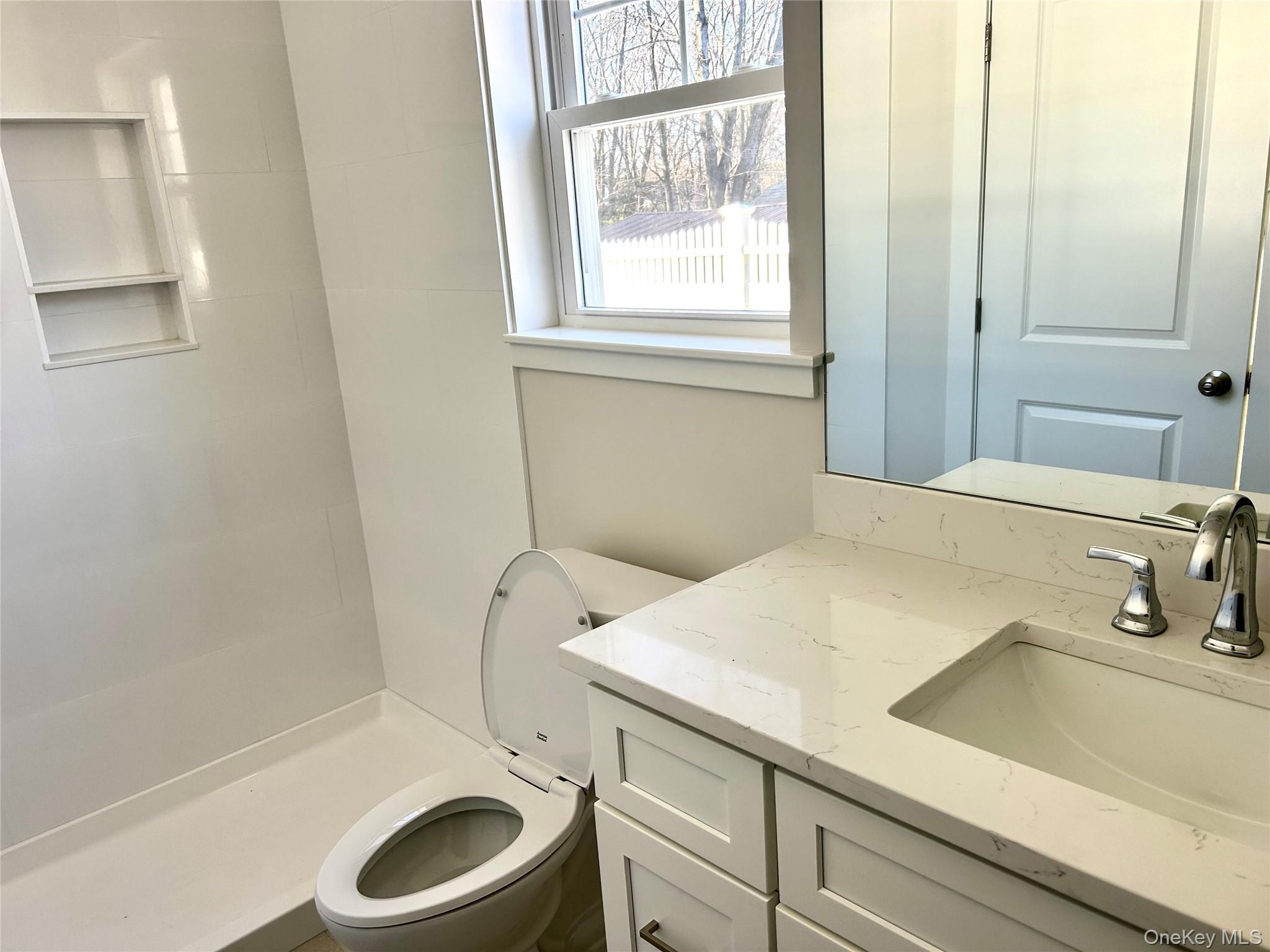 Single Family 10th Suffolk County, NY 11779, MLS-874004-9