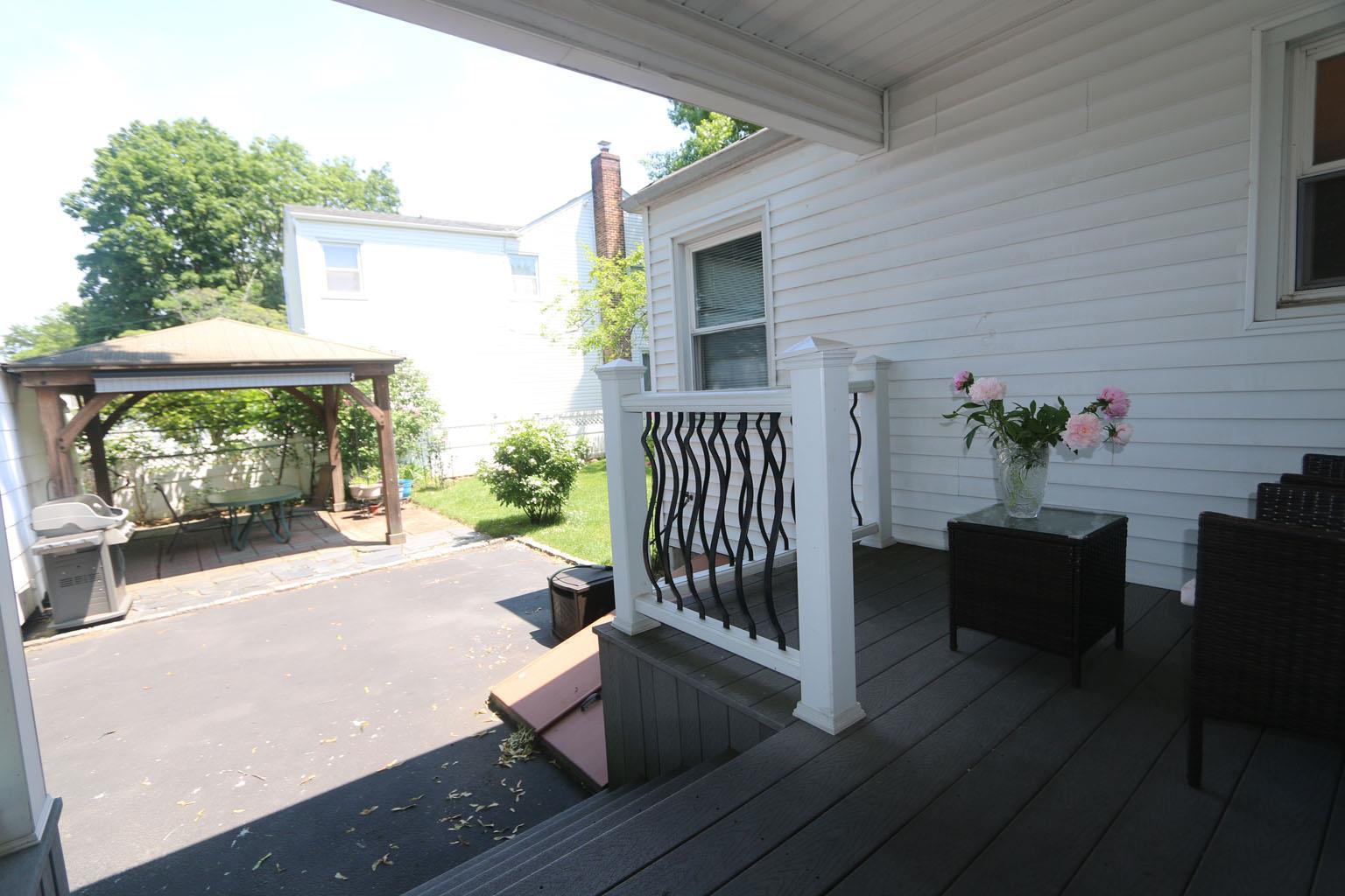 Single Family Greenway  Nassau County, NY 11040, MLS-874009-20