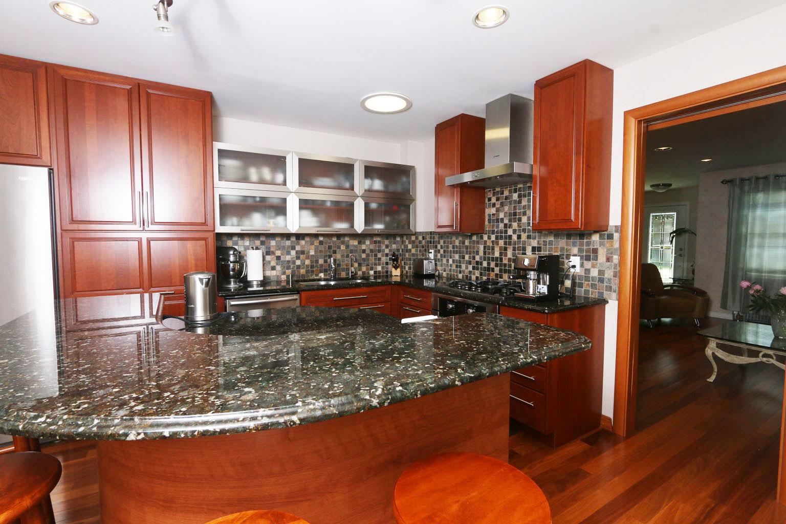 Single Family Greenway  Nassau County, NY 11040, MLS-874009-8