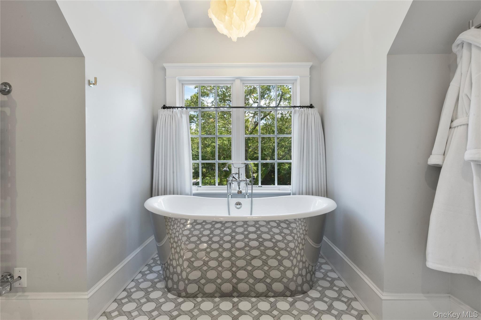 Single Family Commodore Westchester County, NY 10580, MLS-874011-22