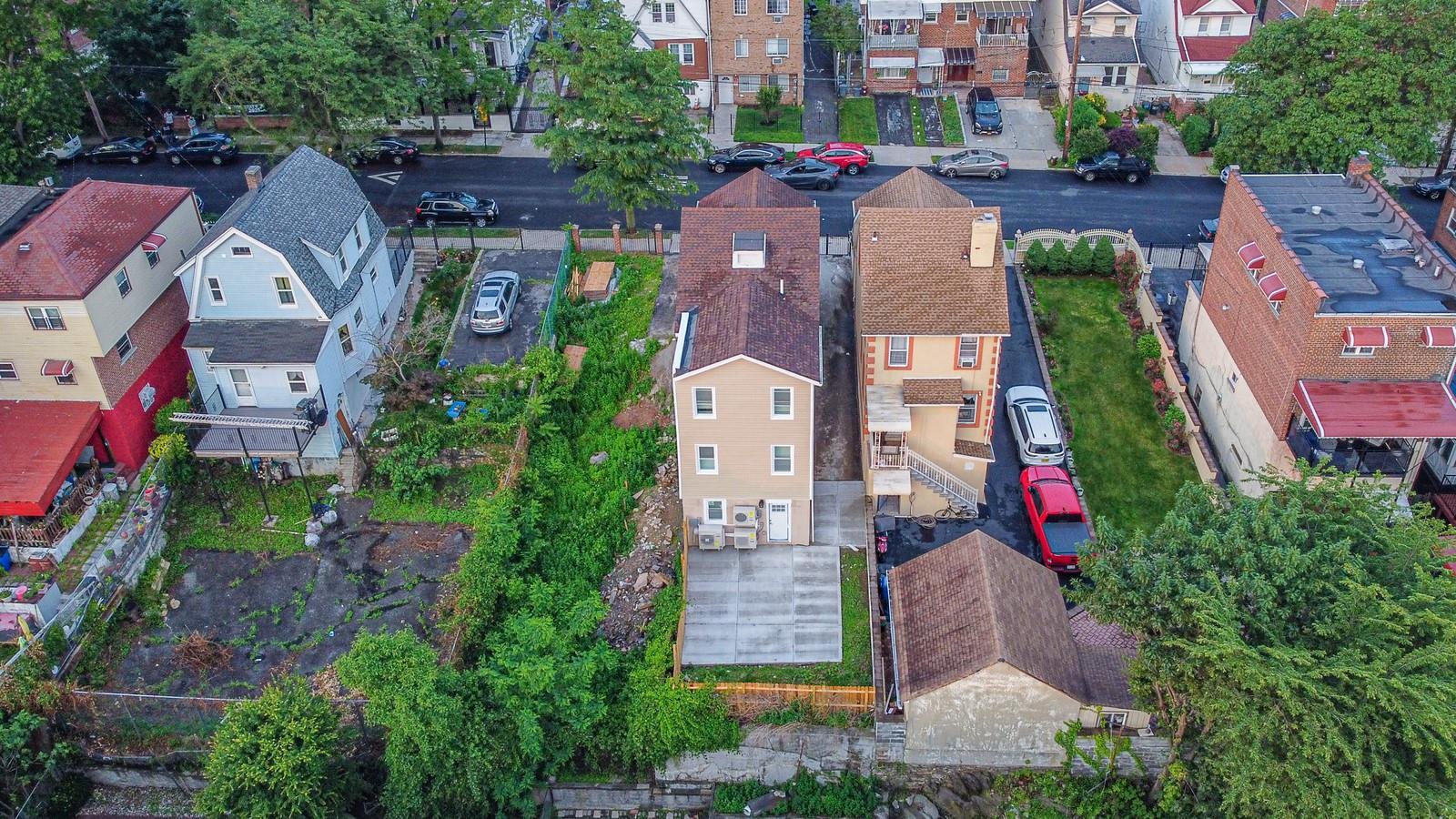 Single Family Murdock  Bronx, NY 10466, MLS-874070-29