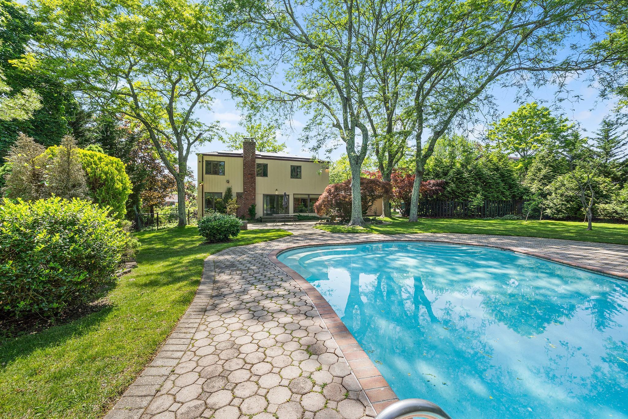 Single Family Lucille  Suffolk County, NY 11746, MLS-874083-39