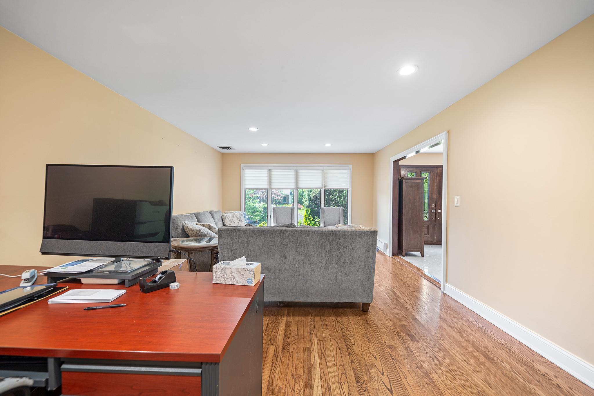 Single Family Lucille  Suffolk County, NY 11746, MLS-874083-7