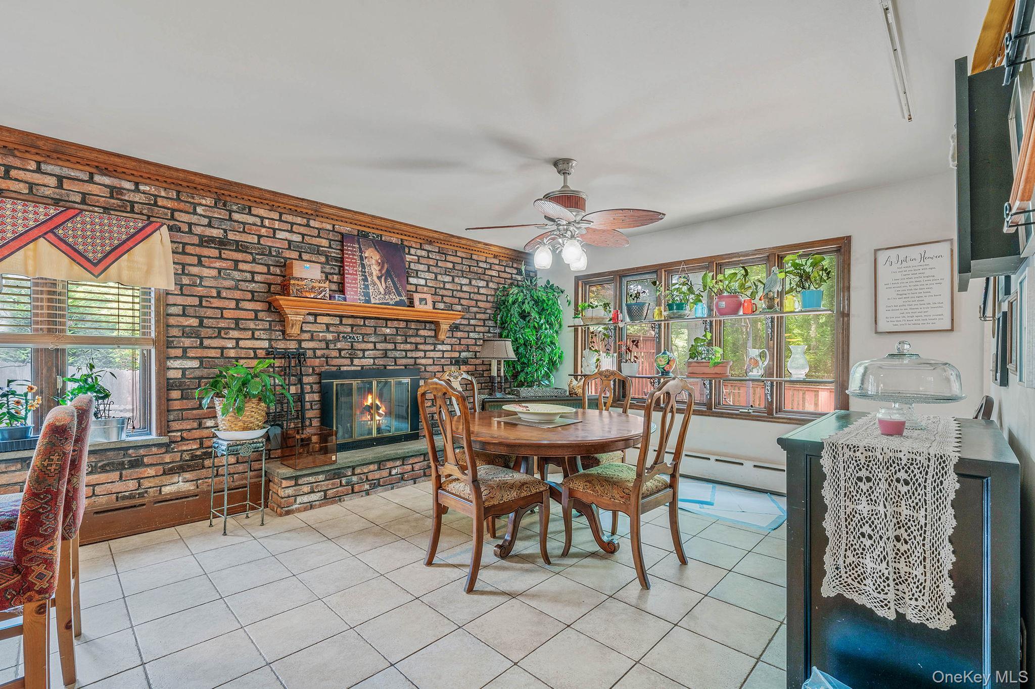 Single Family Oakwood  Suffolk County, NY 11792, MLS-874098-10