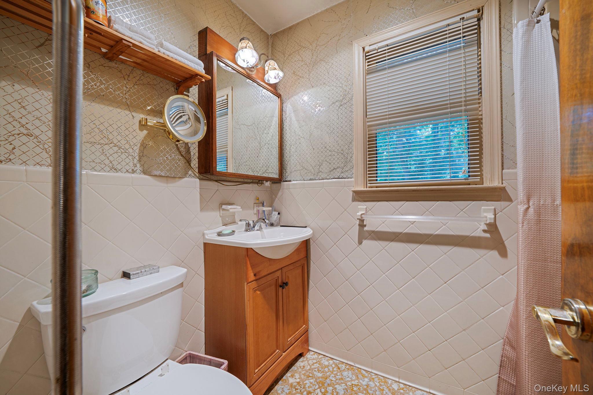 Single Family Oakwood  Suffolk County, NY 11792, MLS-874098-15