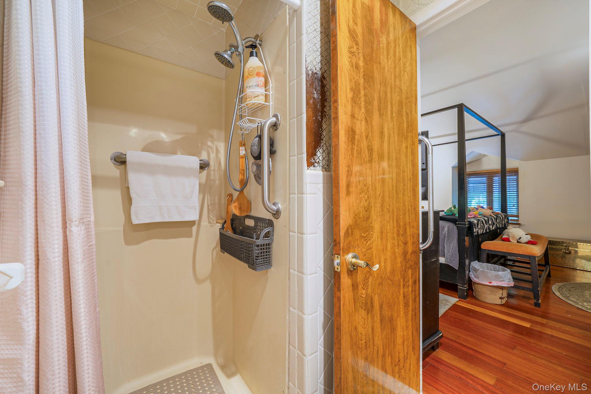 Single Family Oakwood  Suffolk County, NY 11792, MLS-874098-16