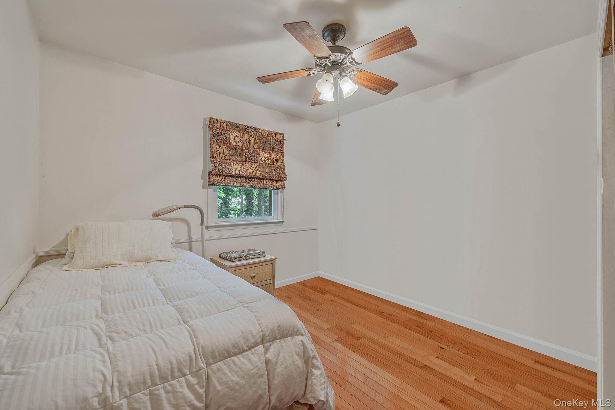 Single Family Oakwood  Suffolk County, NY 11792, MLS-874098-17