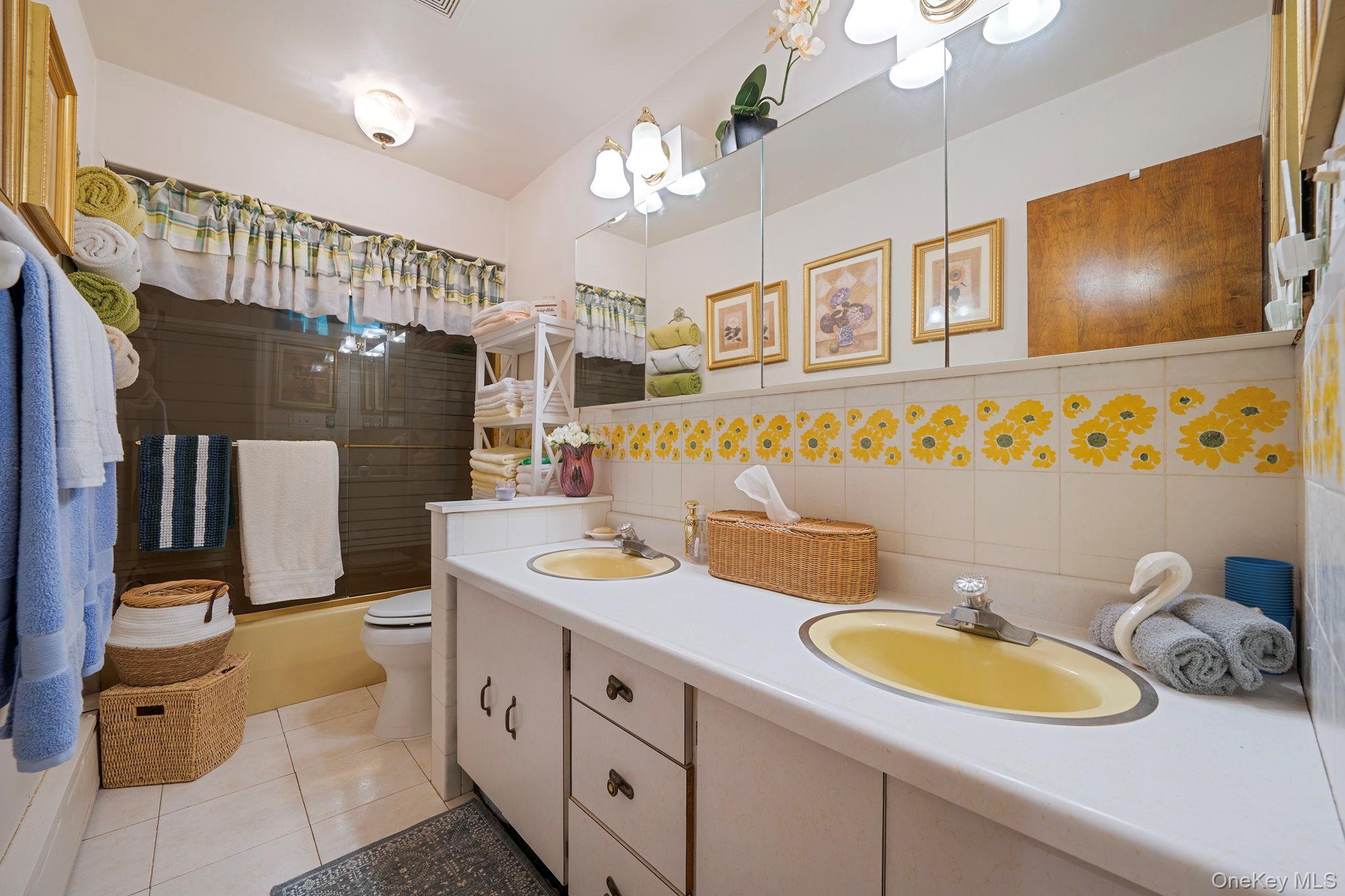 Single Family Oakwood  Suffolk County, NY 11792, MLS-874098-18