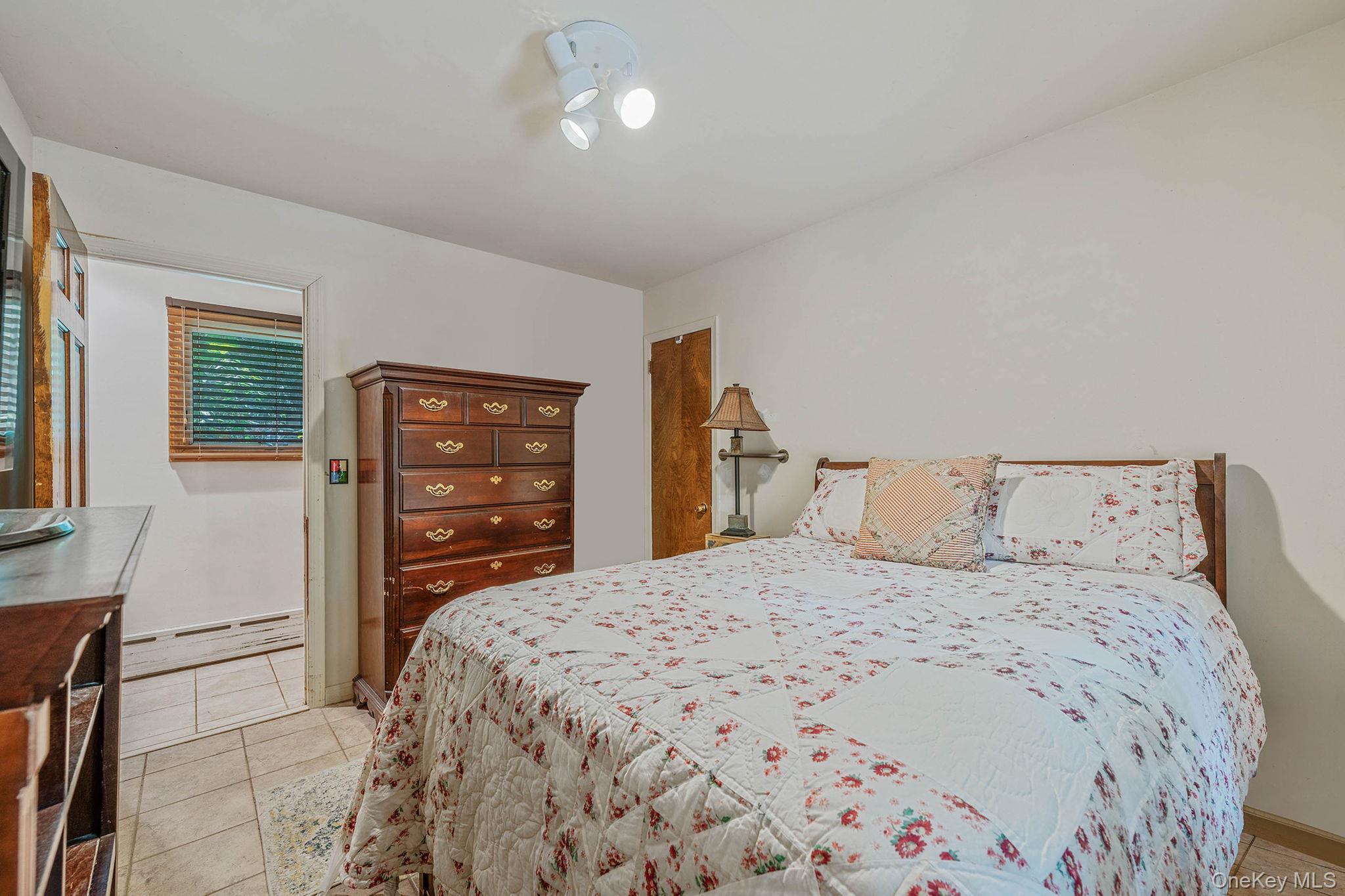 Single Family Oakwood  Suffolk County, NY 11792, MLS-874098-20