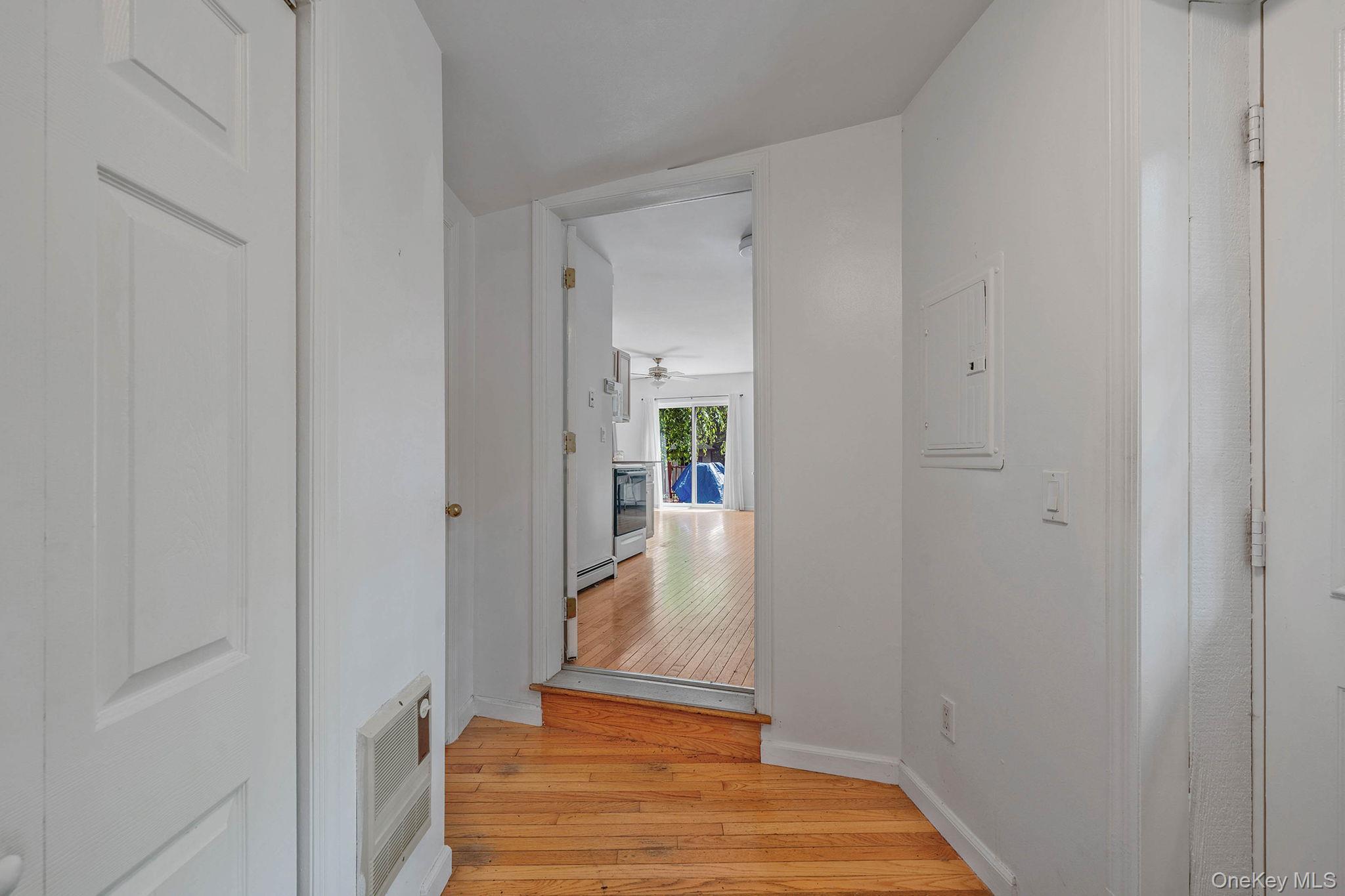 Single Family Oakwood  Suffolk County, NY 11792, MLS-874098-22