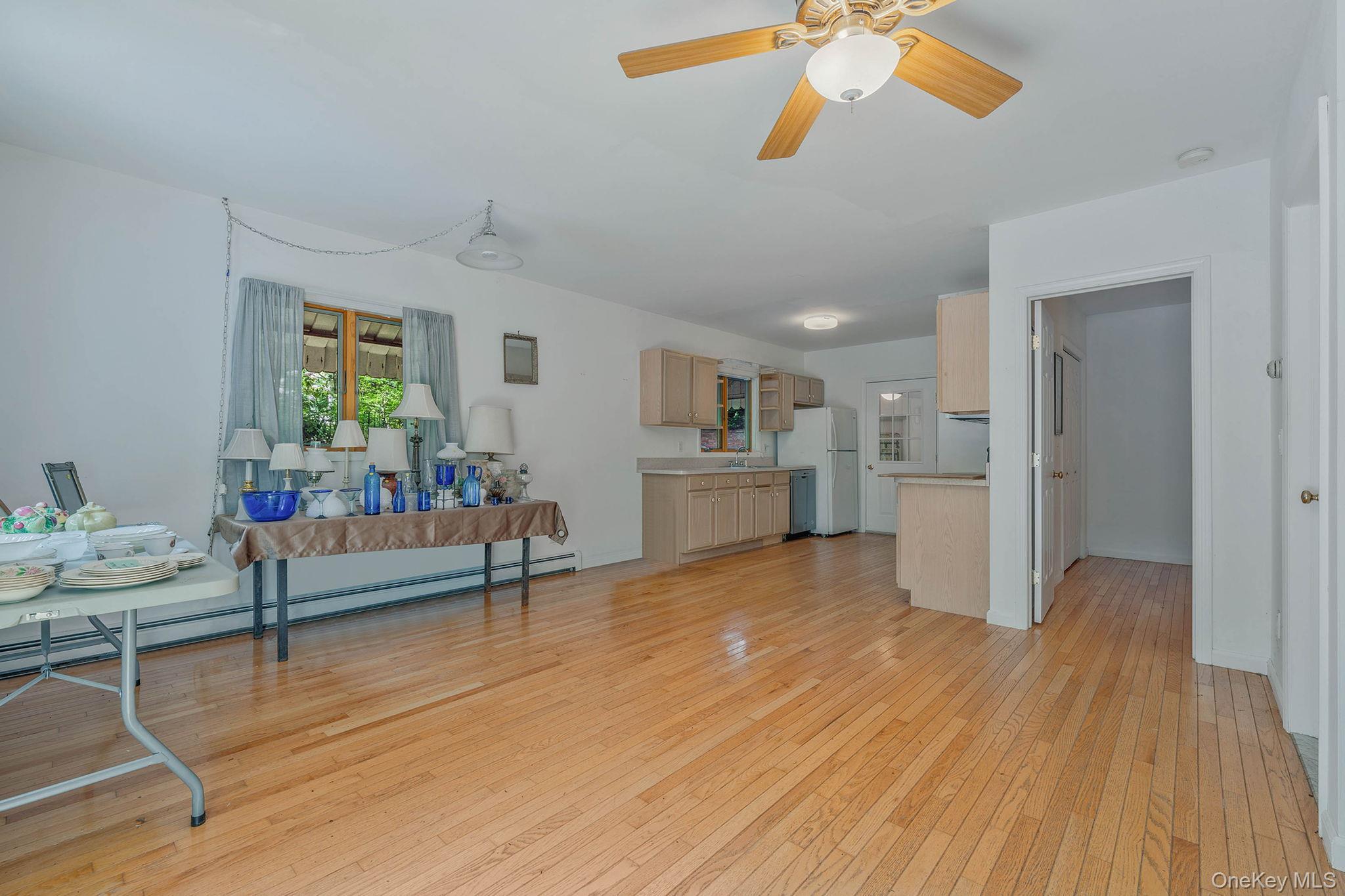 Single Family Oakwood  Suffolk County, NY 11792, MLS-874098-26