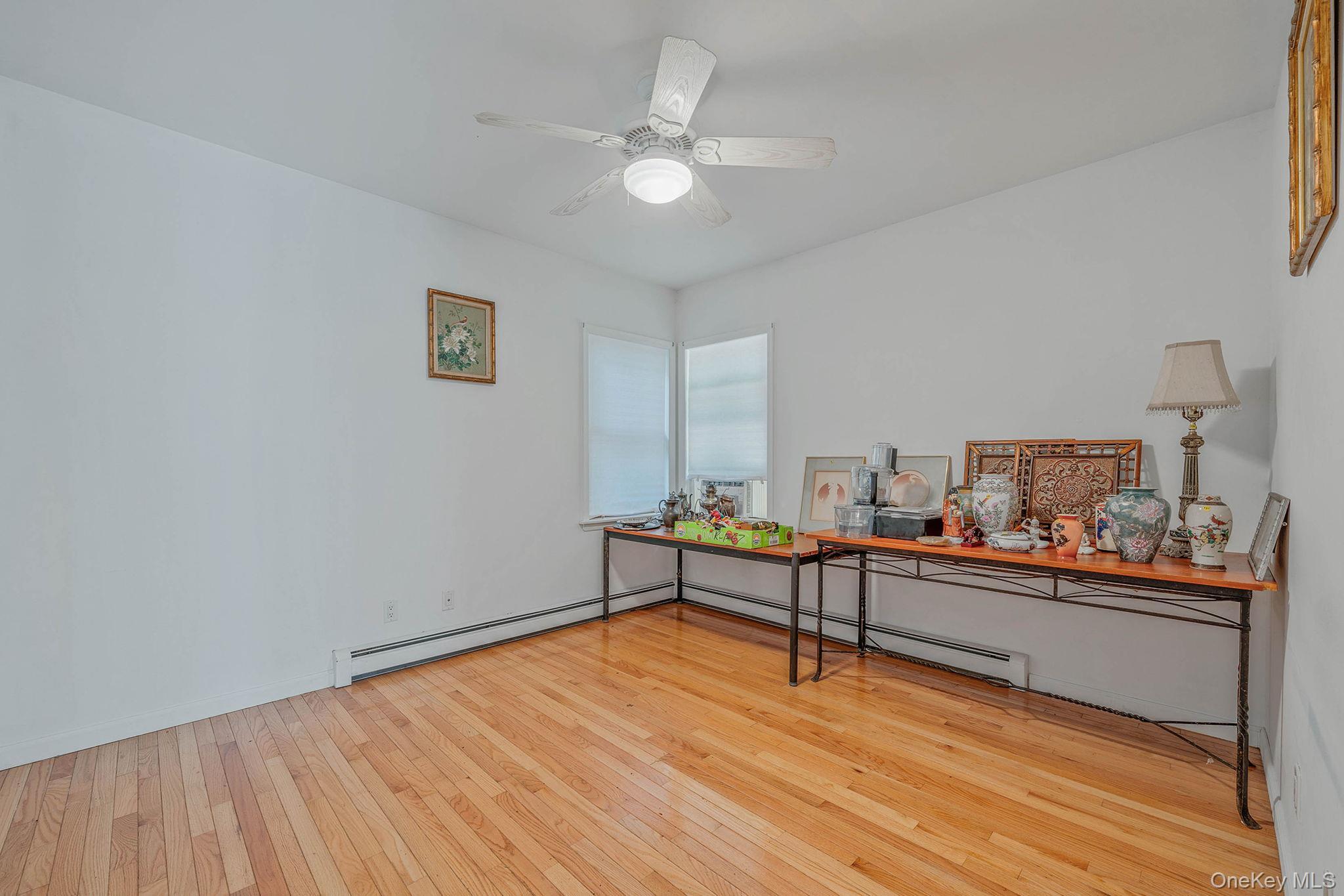 Single Family Oakwood  Suffolk County, NY 11792, MLS-874098-27