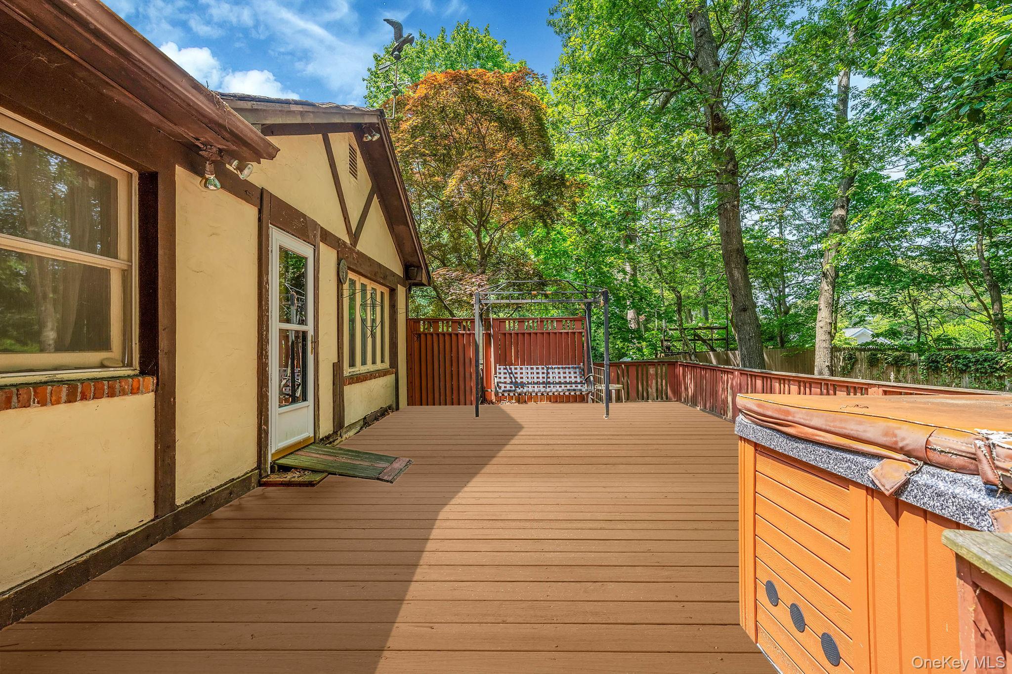 Single Family Oakwood  Suffolk County, NY 11792, MLS-874098-30