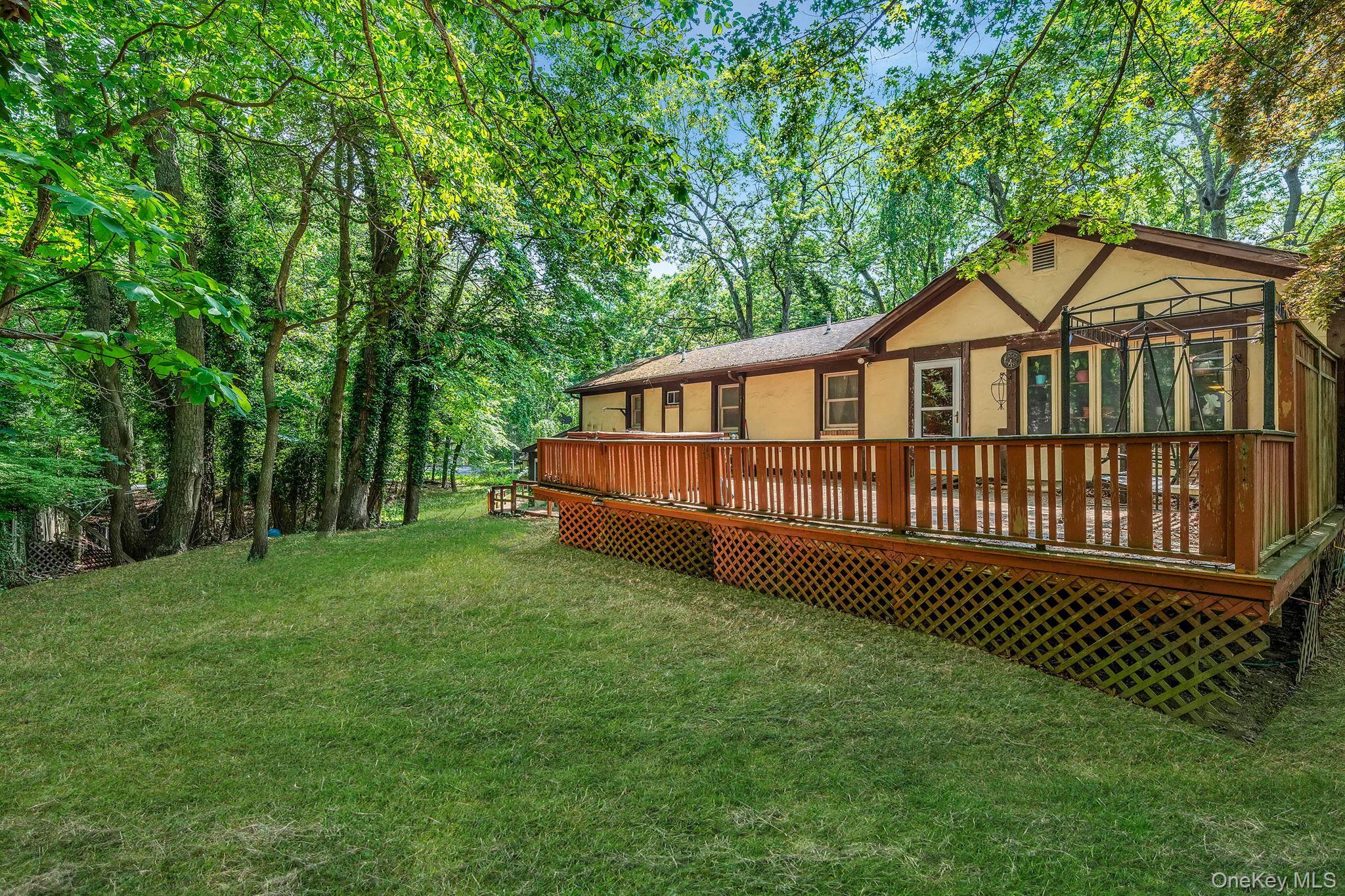 Single Family Oakwood  Suffolk County, NY 11792, MLS-874098-32