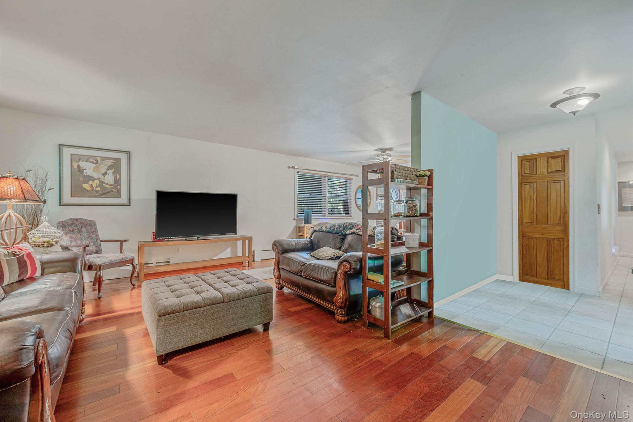 Single Family Oakwood  Suffolk County, NY 11792, MLS-874098-5