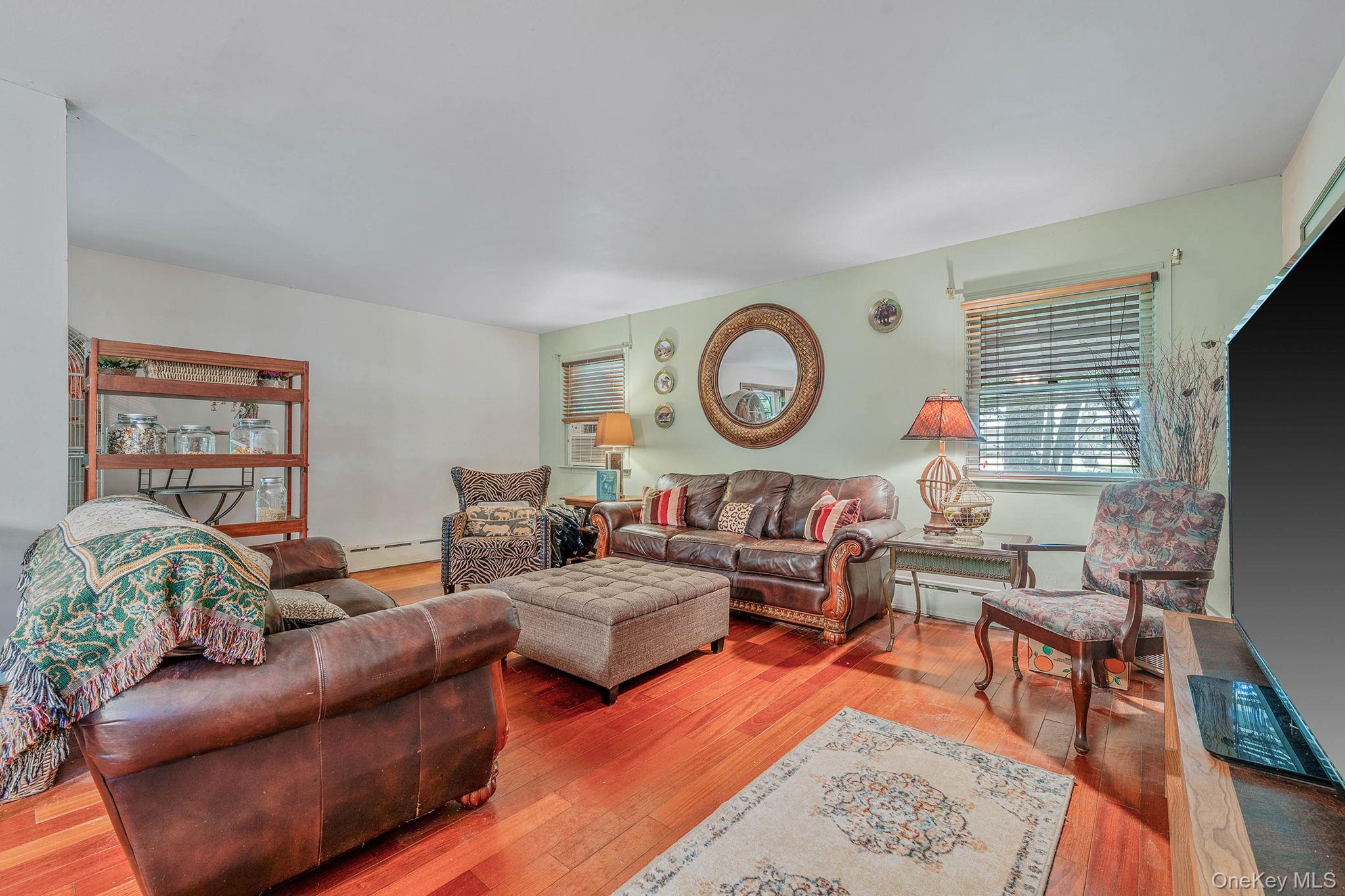 Single Family Oakwood  Suffolk County, NY 11792, MLS-874098-6