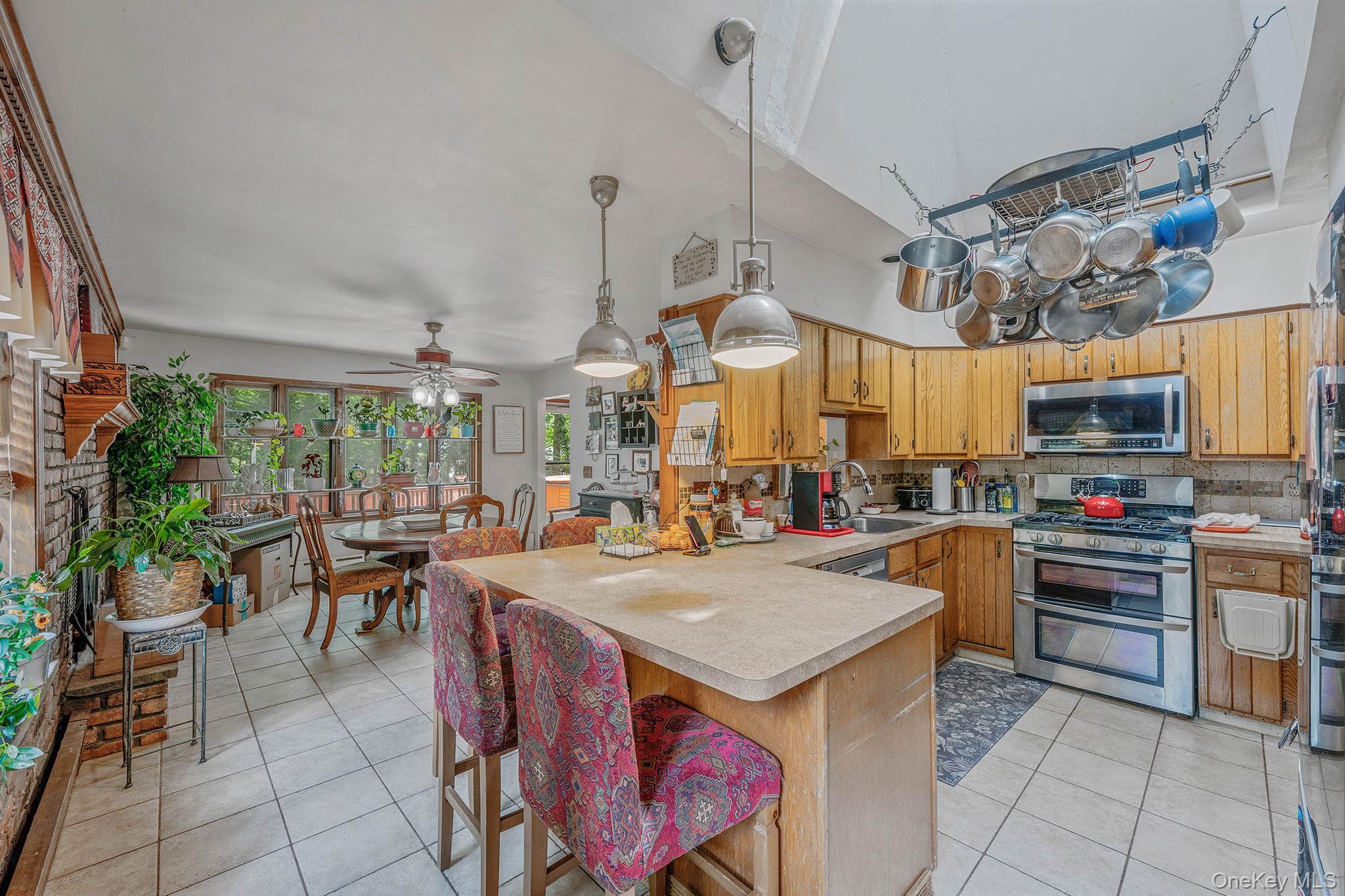 Single Family Oakwood  Suffolk County, NY 11792, MLS-874098-9