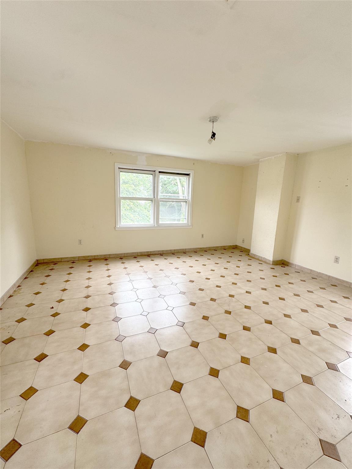 Single Family Raymond  Nassau County, NY 11570, MLS-874138-5