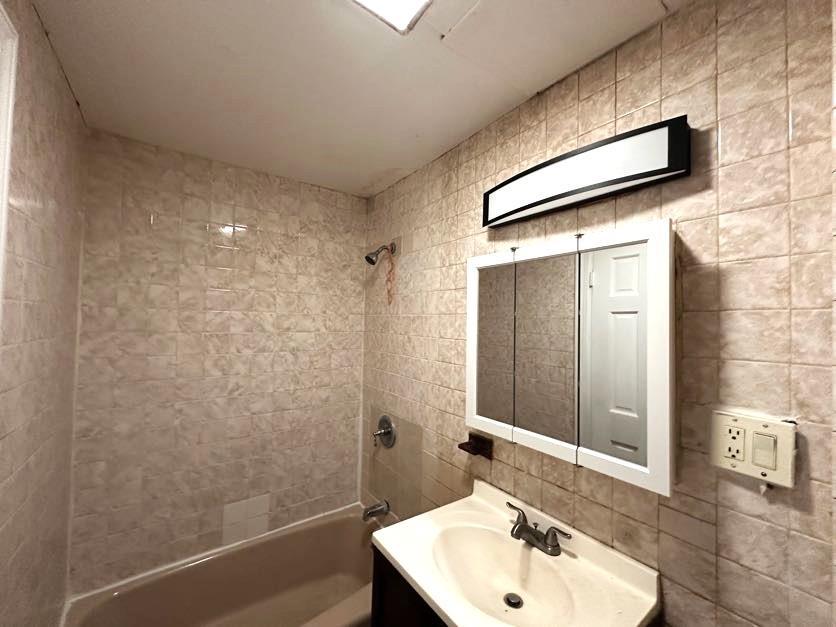 Single Family 95th  Queens, NY 11416, MLS-874145-30
