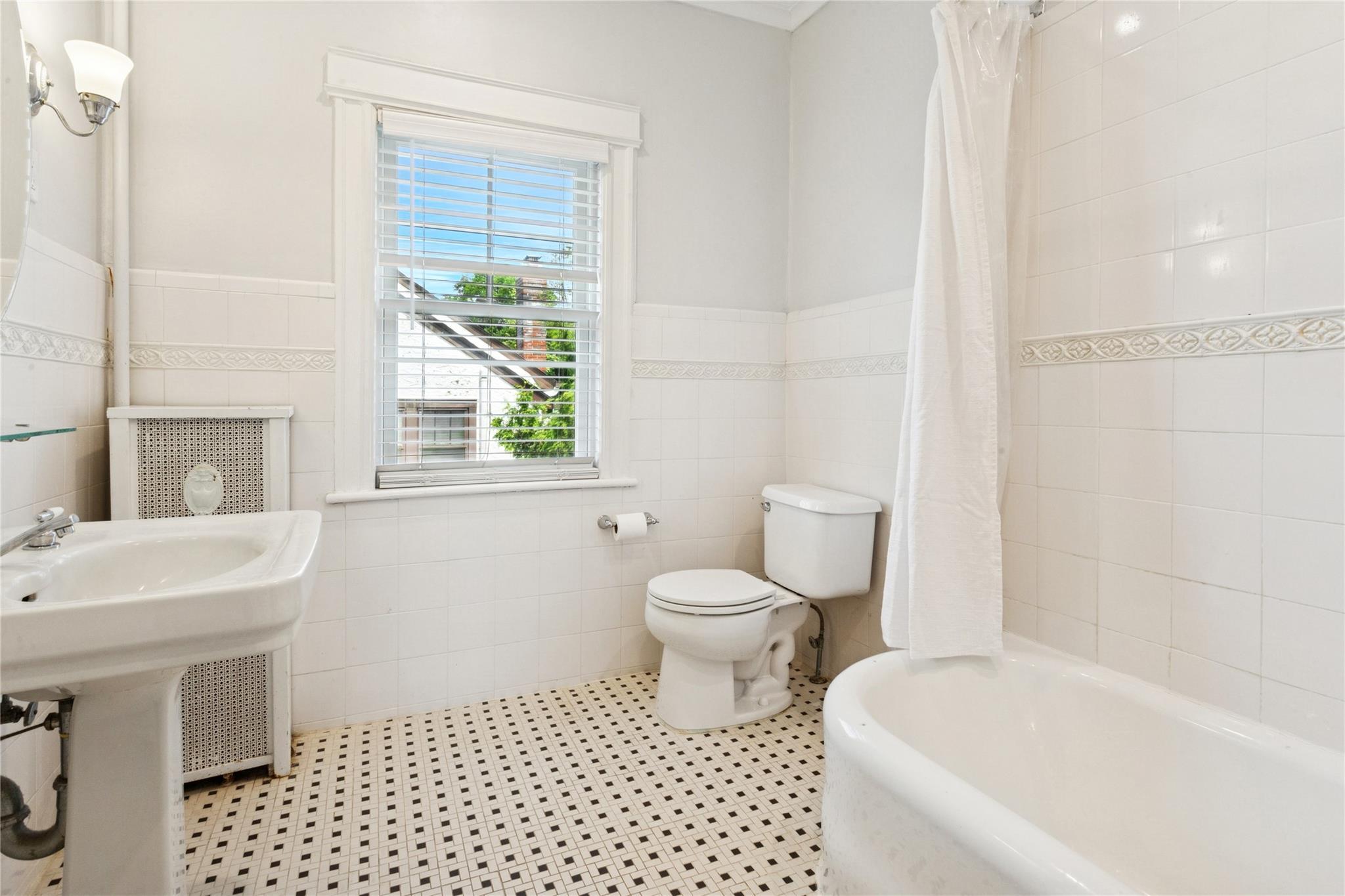 Single Family Garden  Nassau County, NY 11530, MLS-874173-26