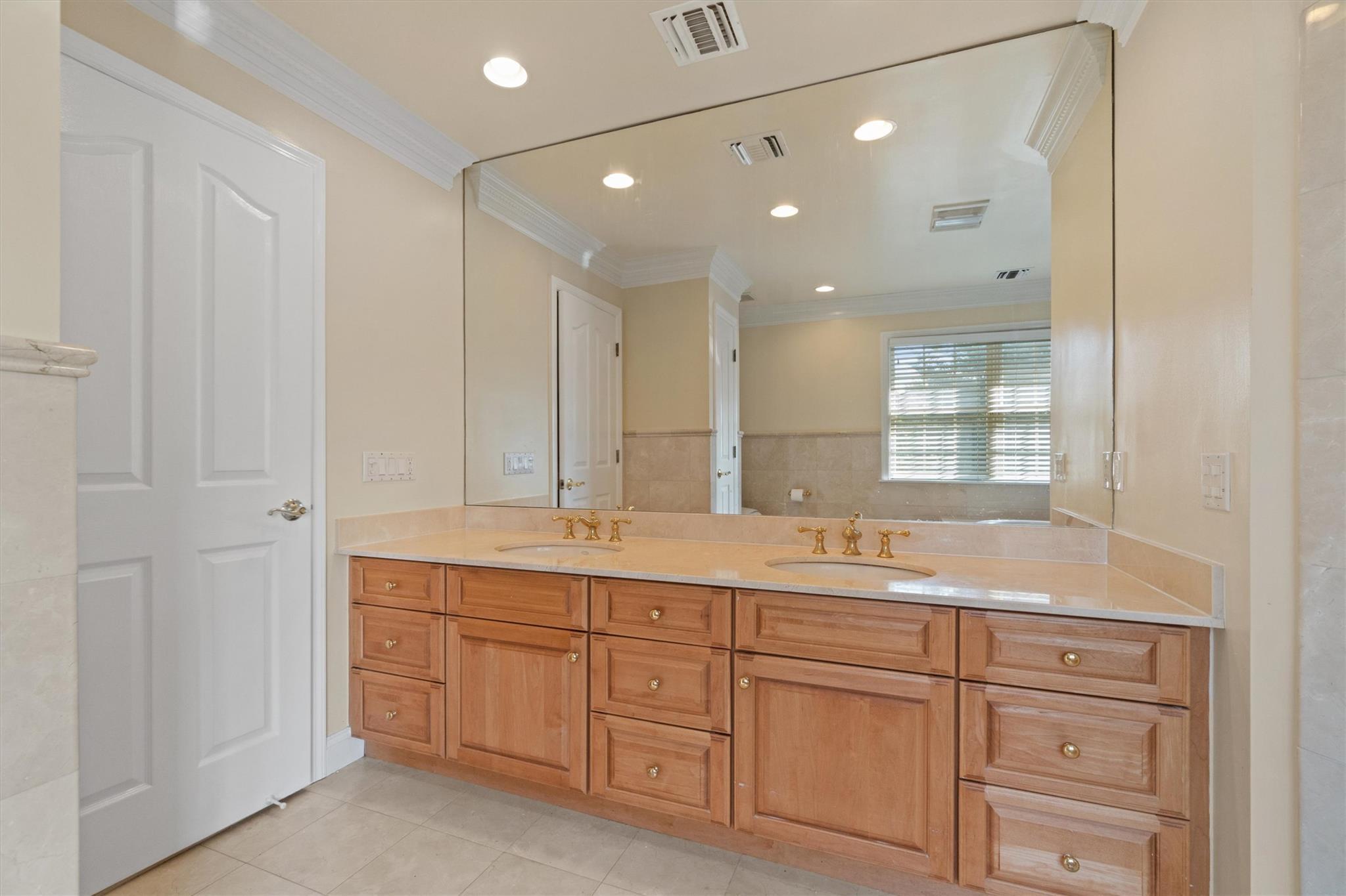 Single Family Gambelli  Westchester County, NY 10598, MLS-874183-24