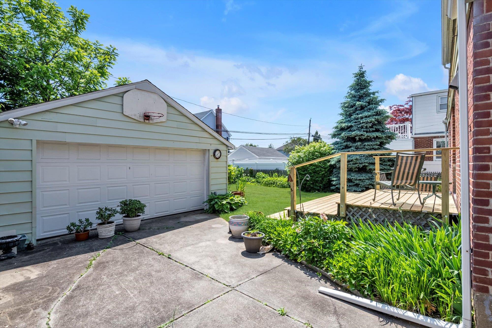 Single Family Strattford  Nassau County, NY 11040, MLS-874184-18
