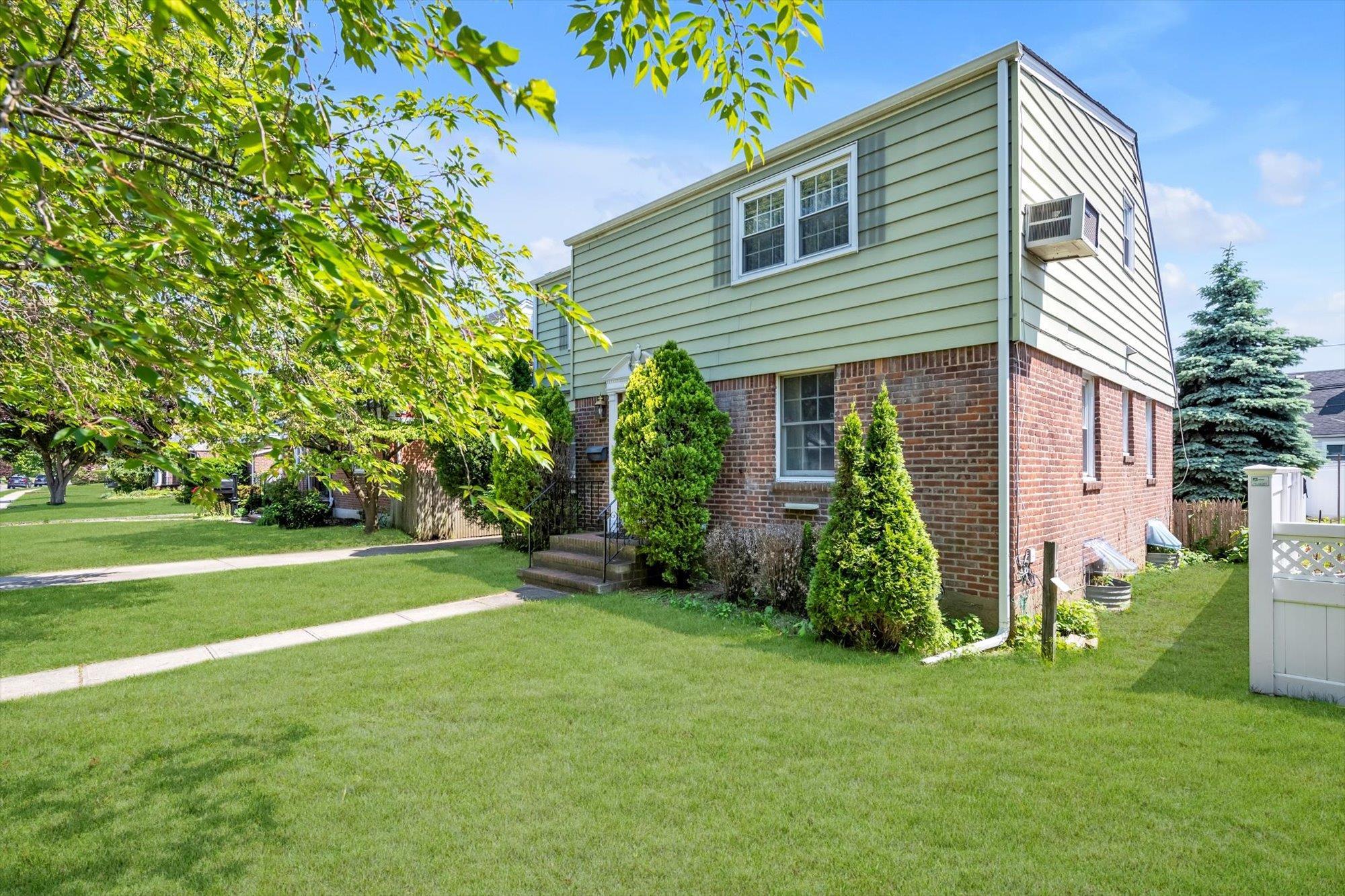 Single Family Strattford  Nassau County, NY 11040, MLS-874184-19
