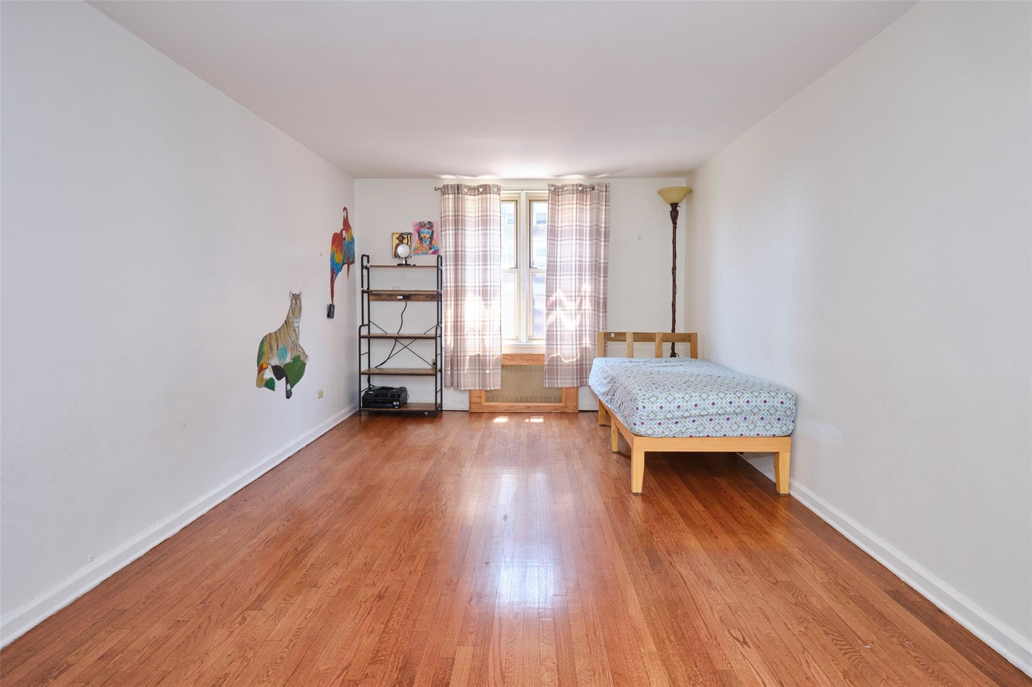 Coop Clyde  Queens, NY 11375, MLS-874185-3