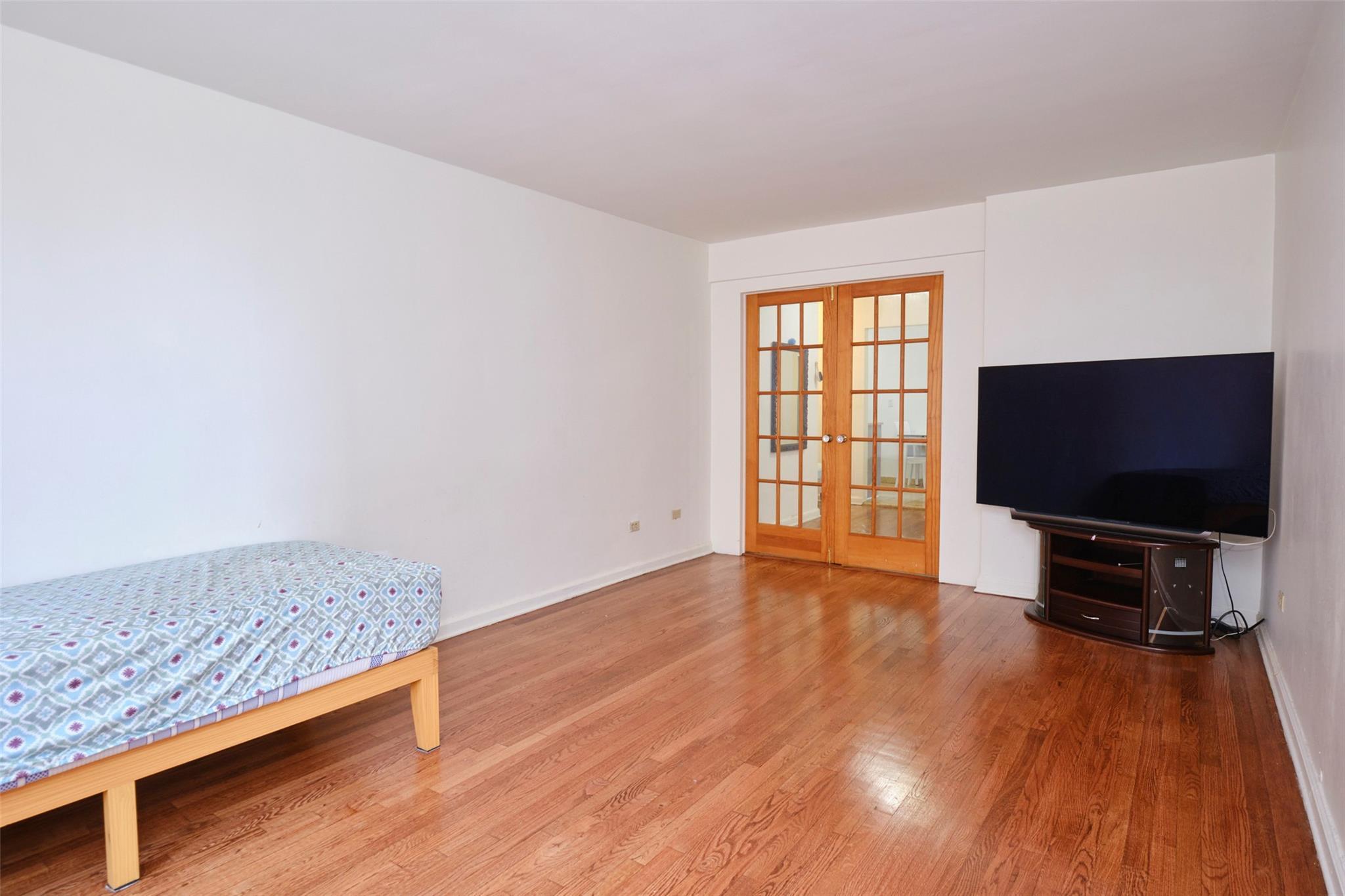 Coop Clyde  Queens, NY 11375, MLS-874185-8