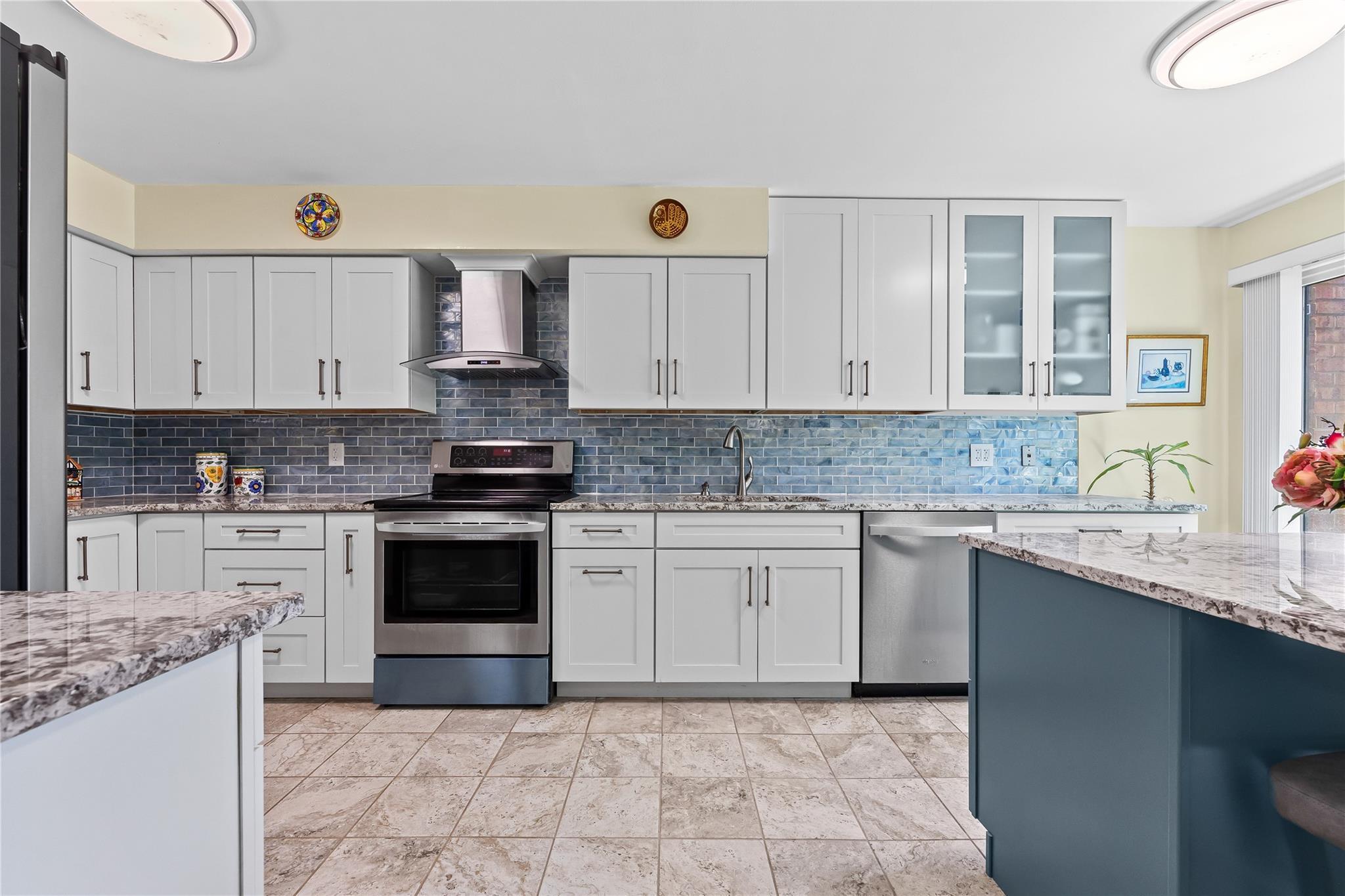 Single Family Windsor Gate  Nassau County, NY 11040, MLS-874200-10