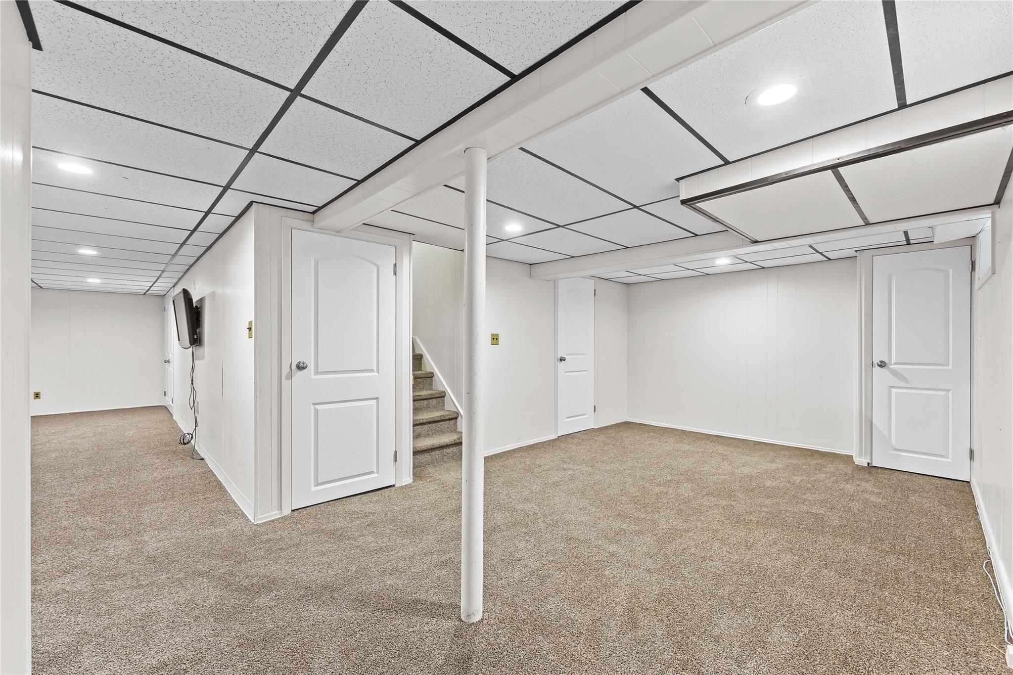 Single Family Windsor Gate  Nassau County, NY 11040, MLS-874200-23