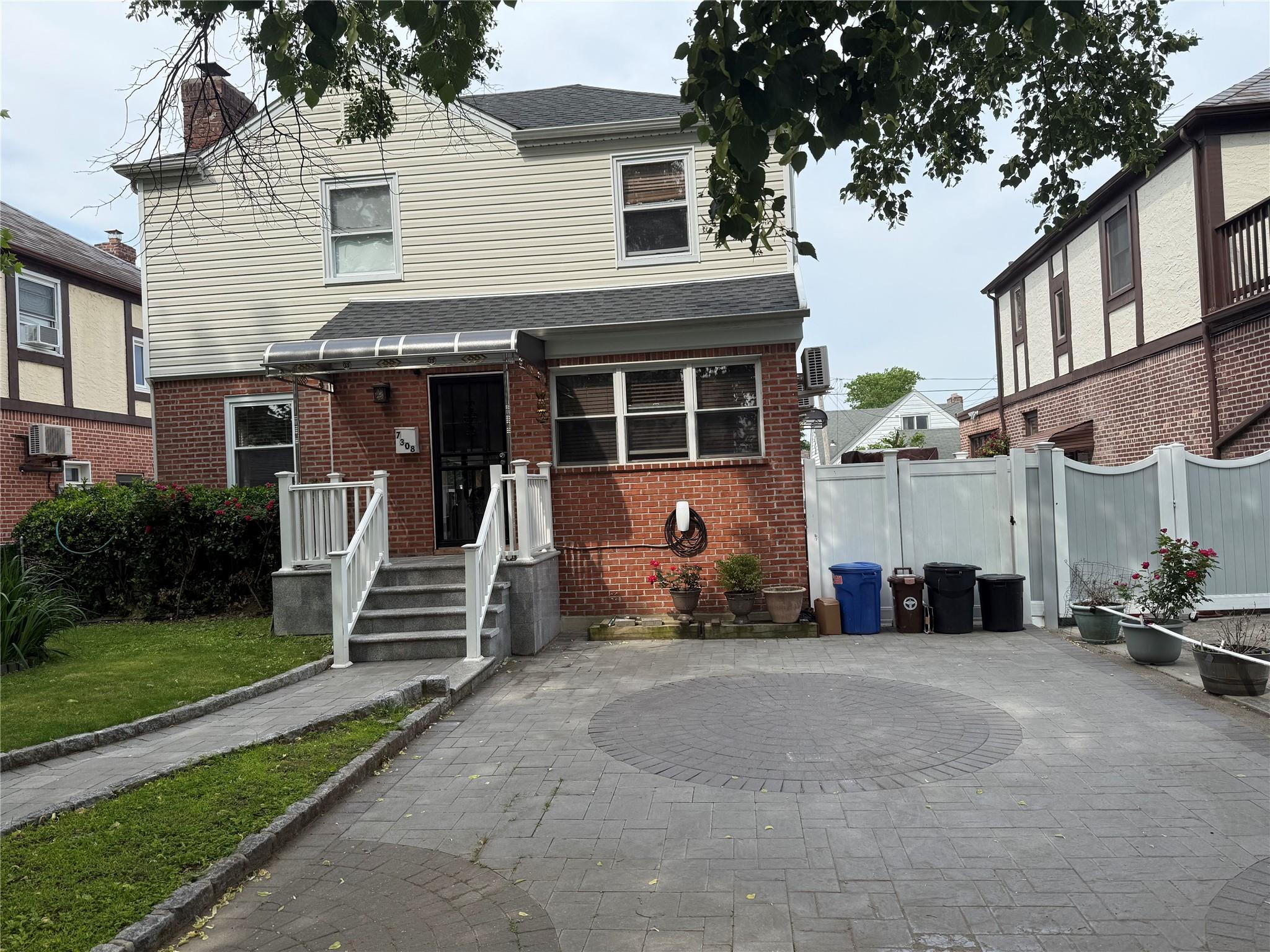 Single Family in New York - 187th  Queens, NY 11366