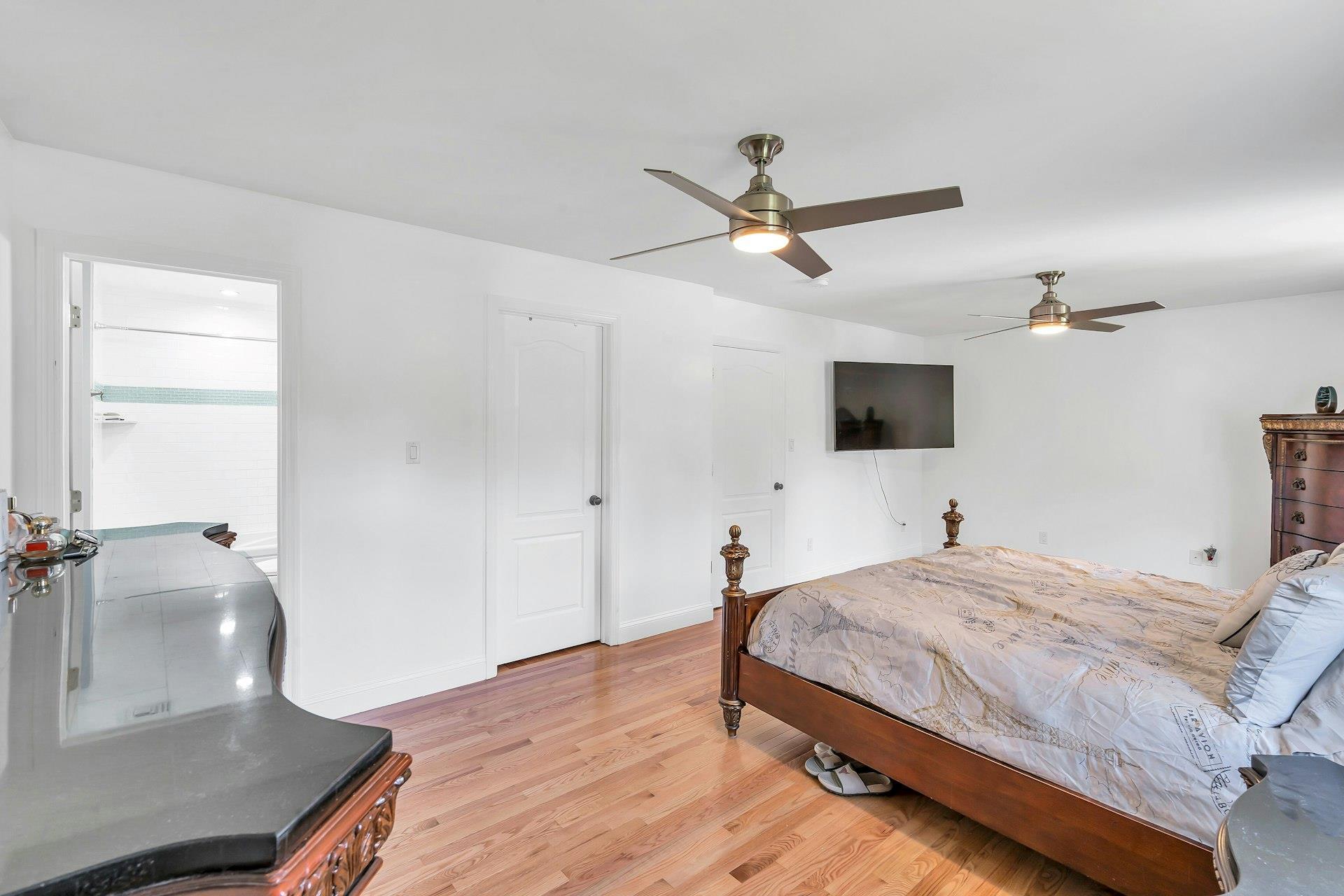Single Family Manchester  Suffolk County, NY 11743, MLS-874273-10