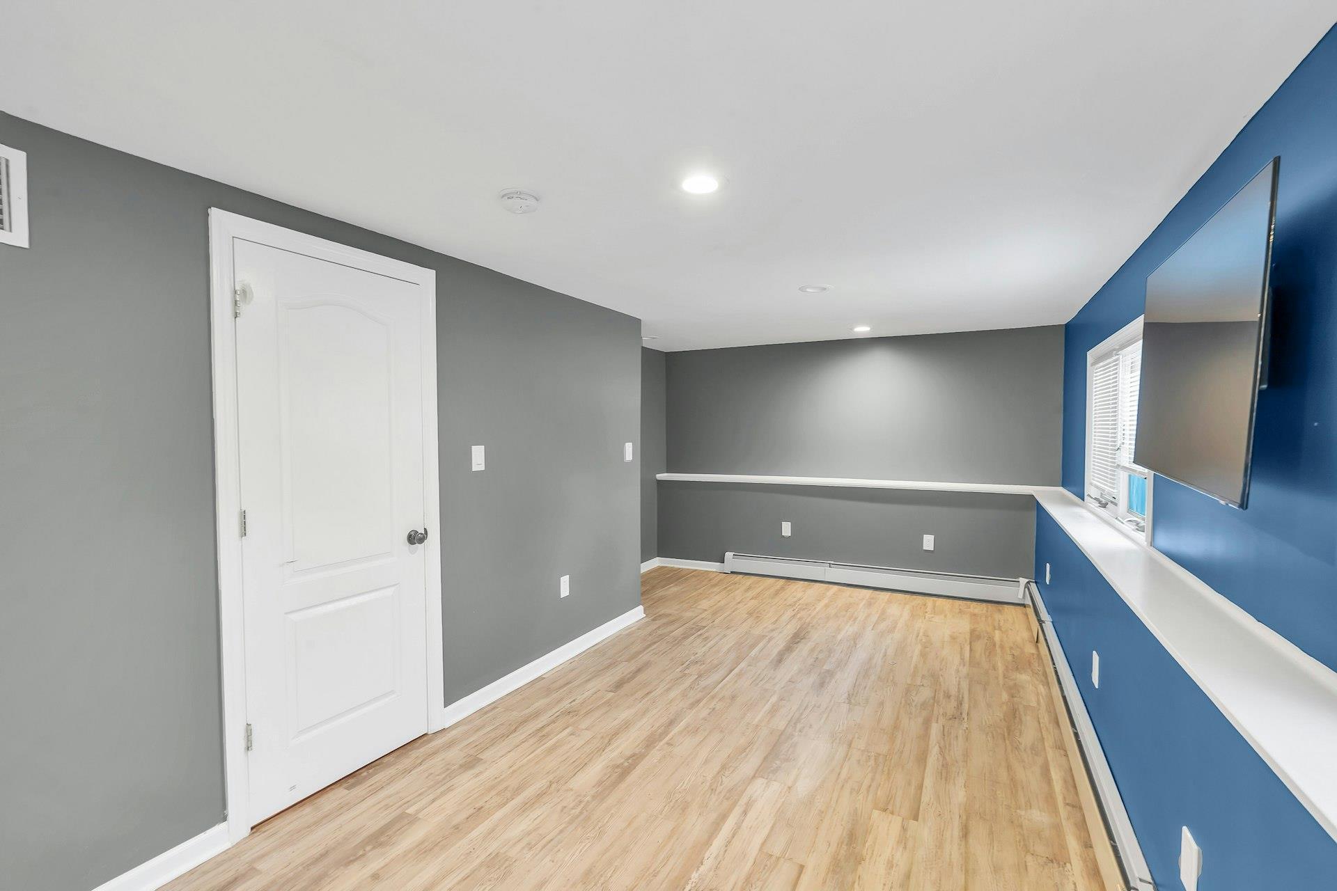 Single Family Manchester  Suffolk County, NY 11743, MLS-874273-20