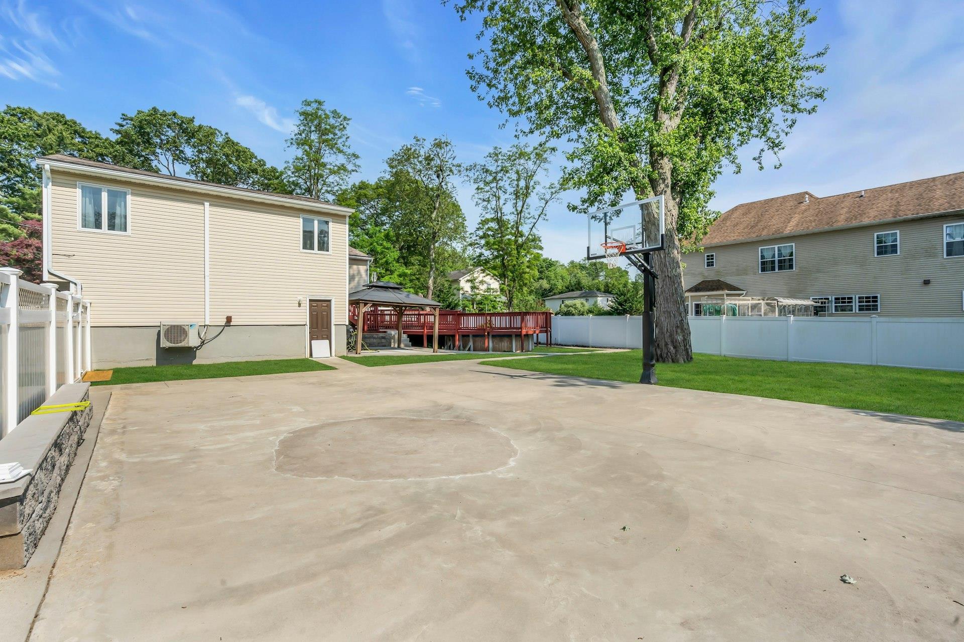 Single Family Manchester  Suffolk County, NY 11743, MLS-874273-34