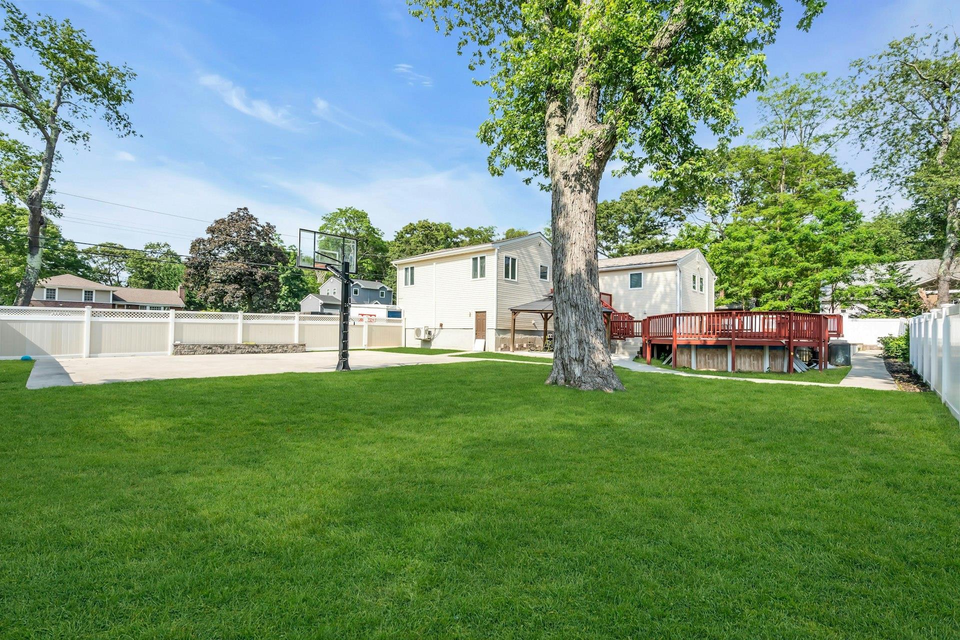 Single Family Manchester  Suffolk County, NY 11743, MLS-874273-35