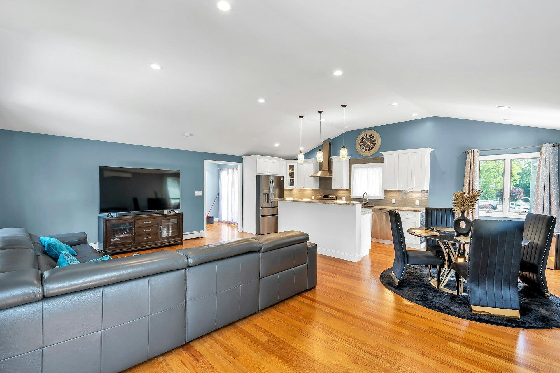 Single Family Manchester  Suffolk County, NY 11743, MLS-874273-4