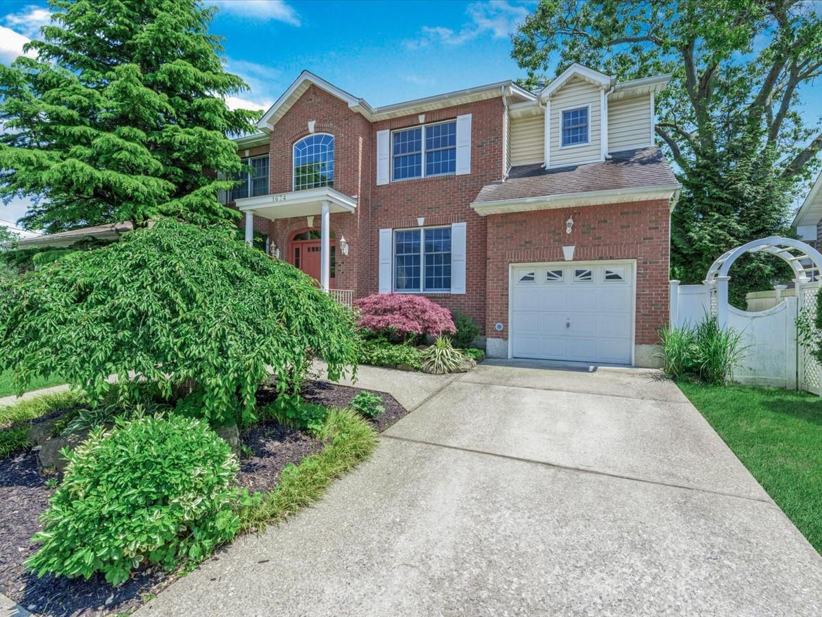 Single Family Birch  Nassau County, NY 11566, MLS-874316-3