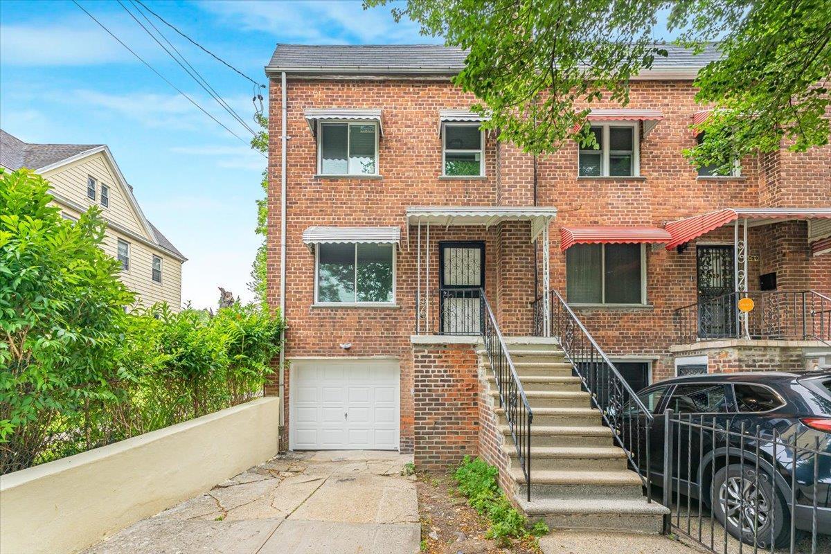 Single Family Gunther  Bronx, NY 10466, MLS-874322-2